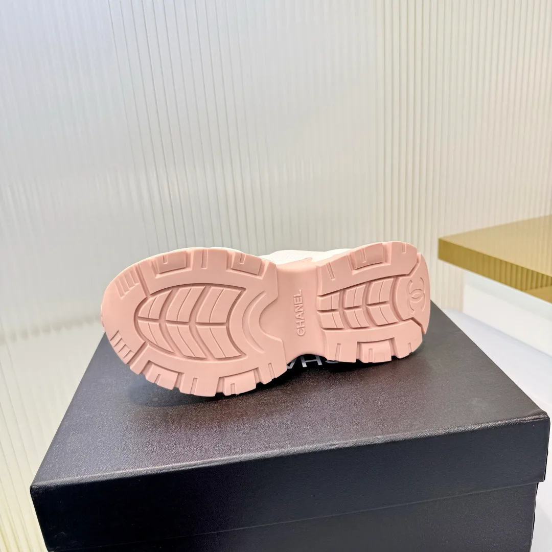 Кроссовки Женские Chanel 18367000
