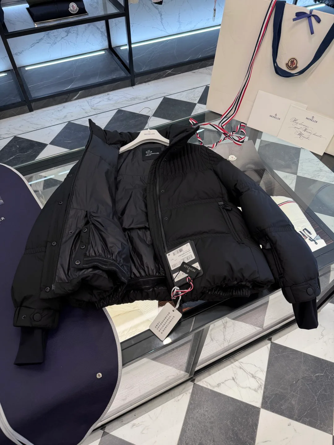Куртки И Пуховики Женские Moncler 19245332