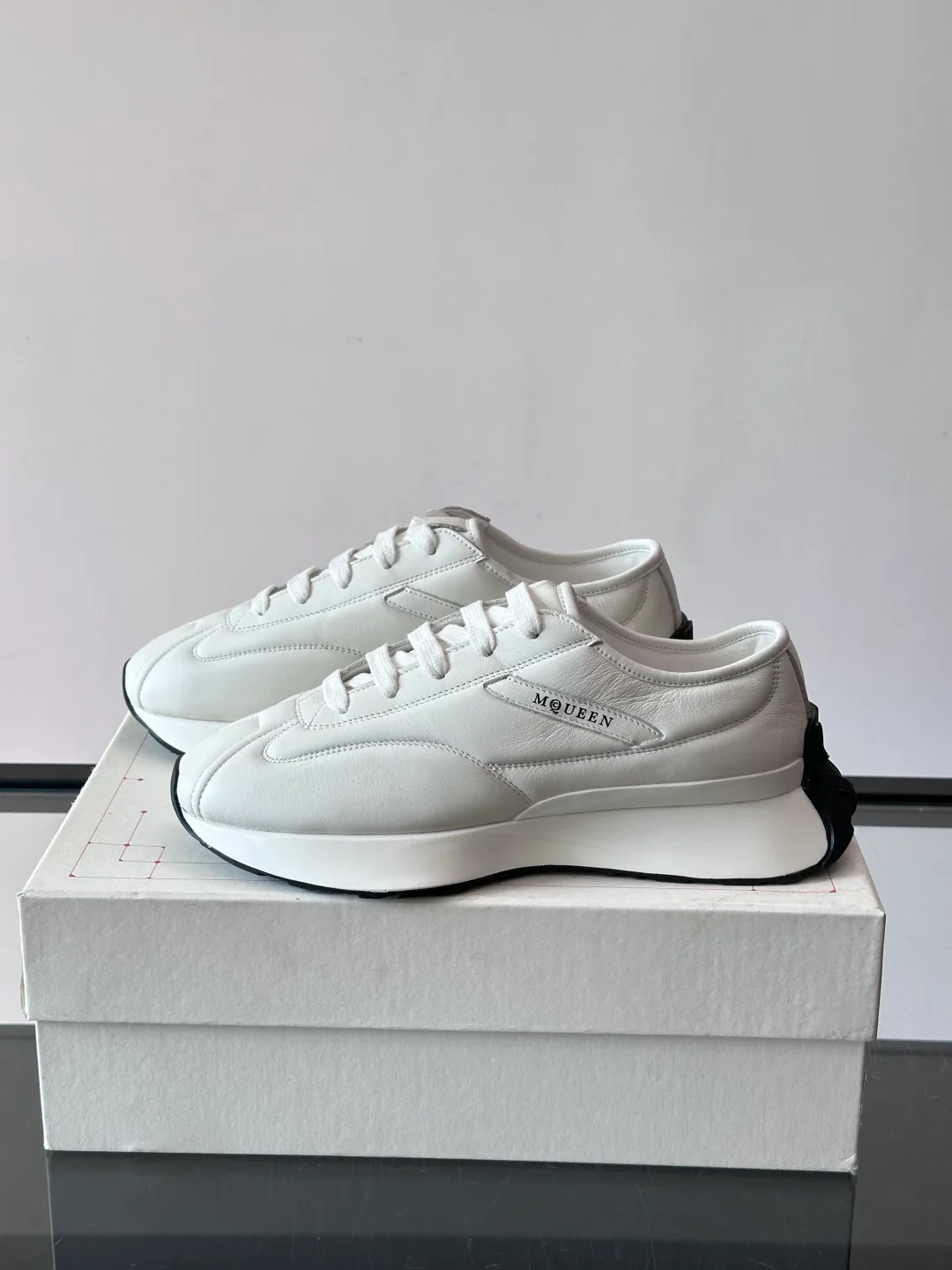 Кроссовки Женские Alexander Mcqueen 17328790