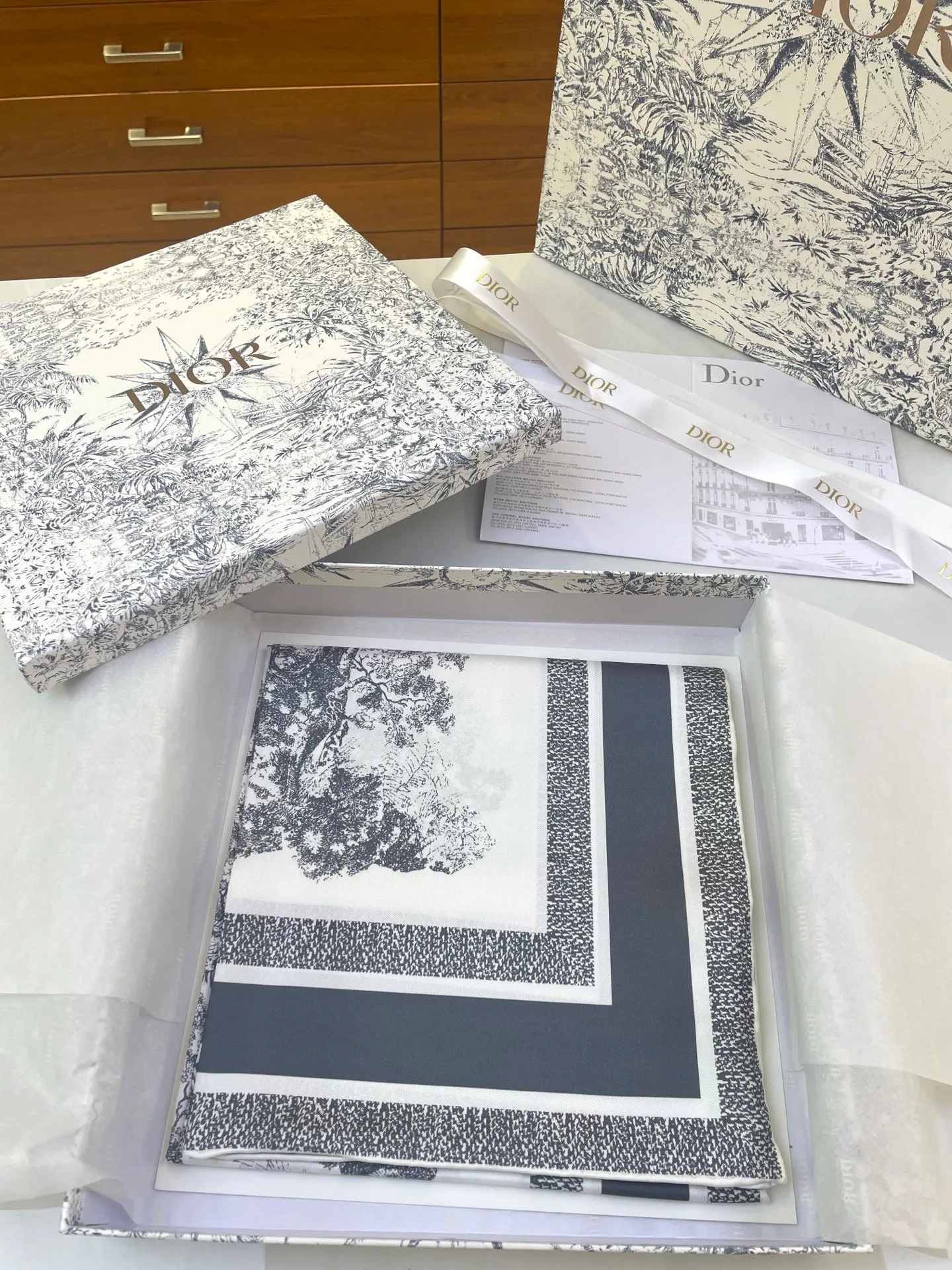 Платки Christian Dior 9886894