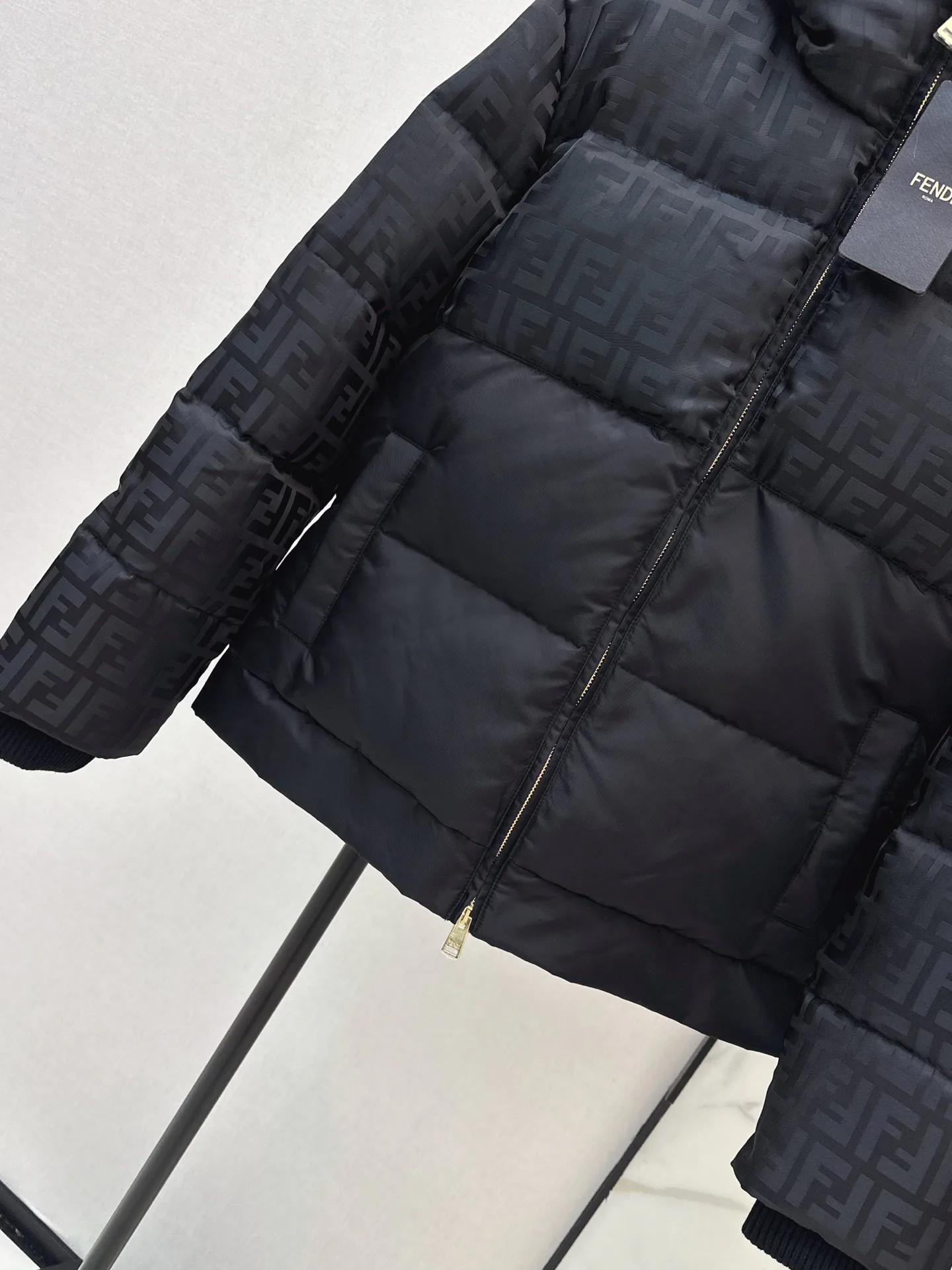 Куртки И Пуховики Женские Fendi 18253128