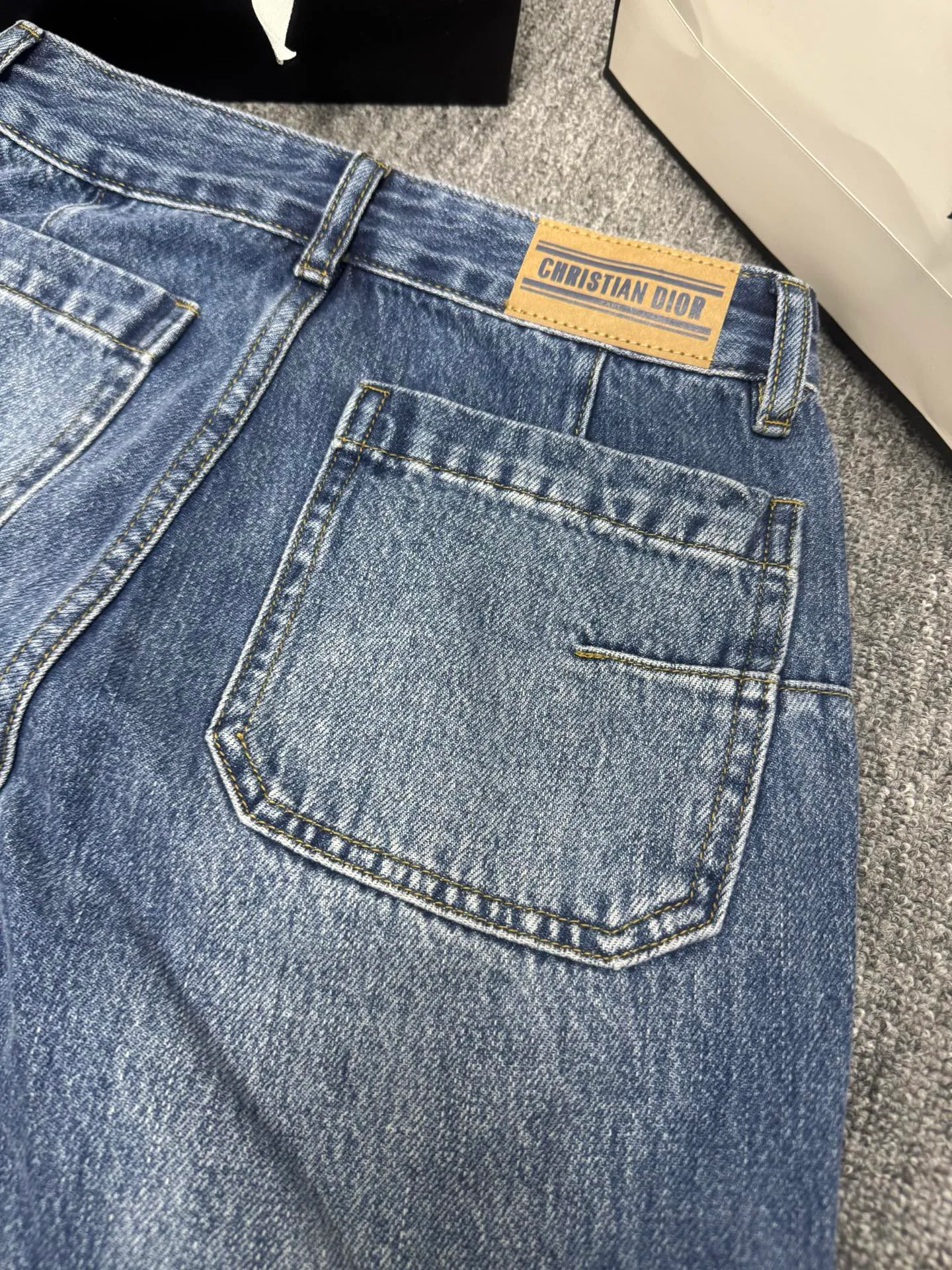 Джинсы Женские Christian Dior 12705560