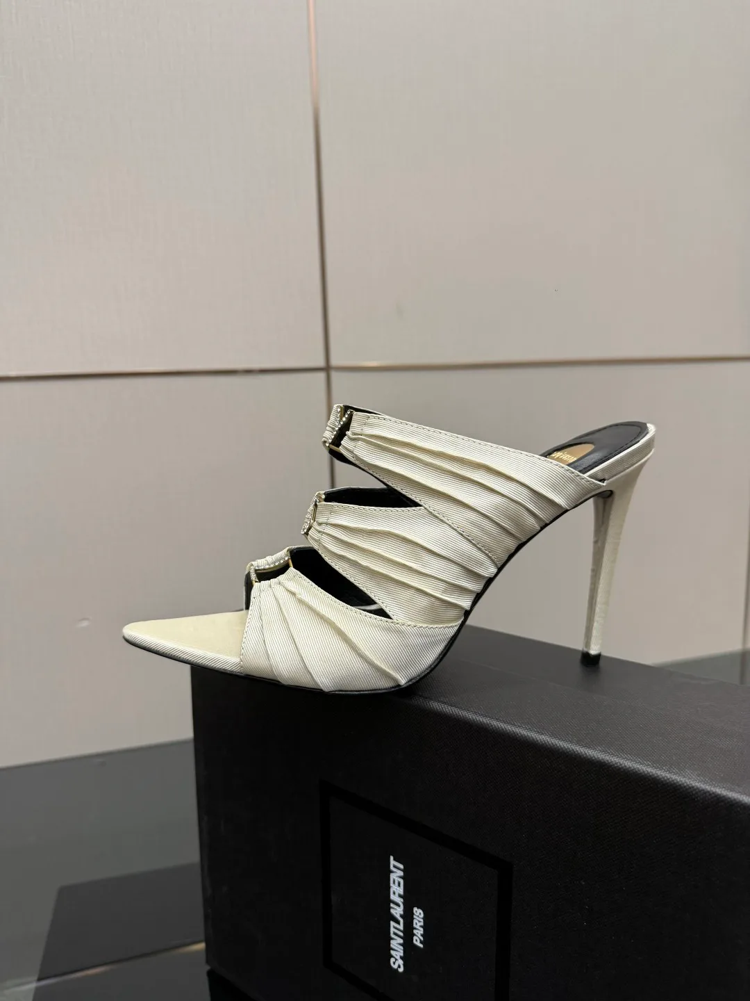 Сандалии Женские Saint Laurent 9317902