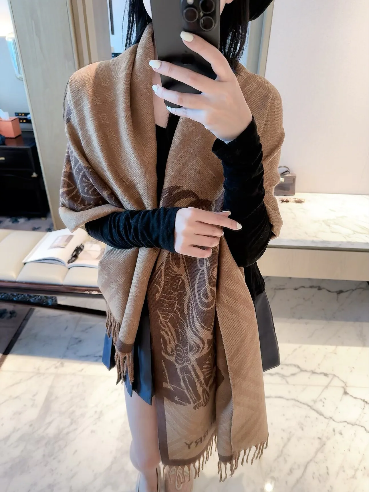 Шарфы Burberry 18003025
