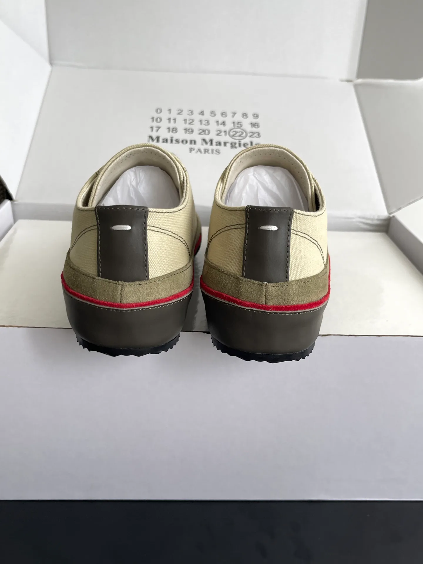 Кроссовки Женские Maison Margiela 17554408