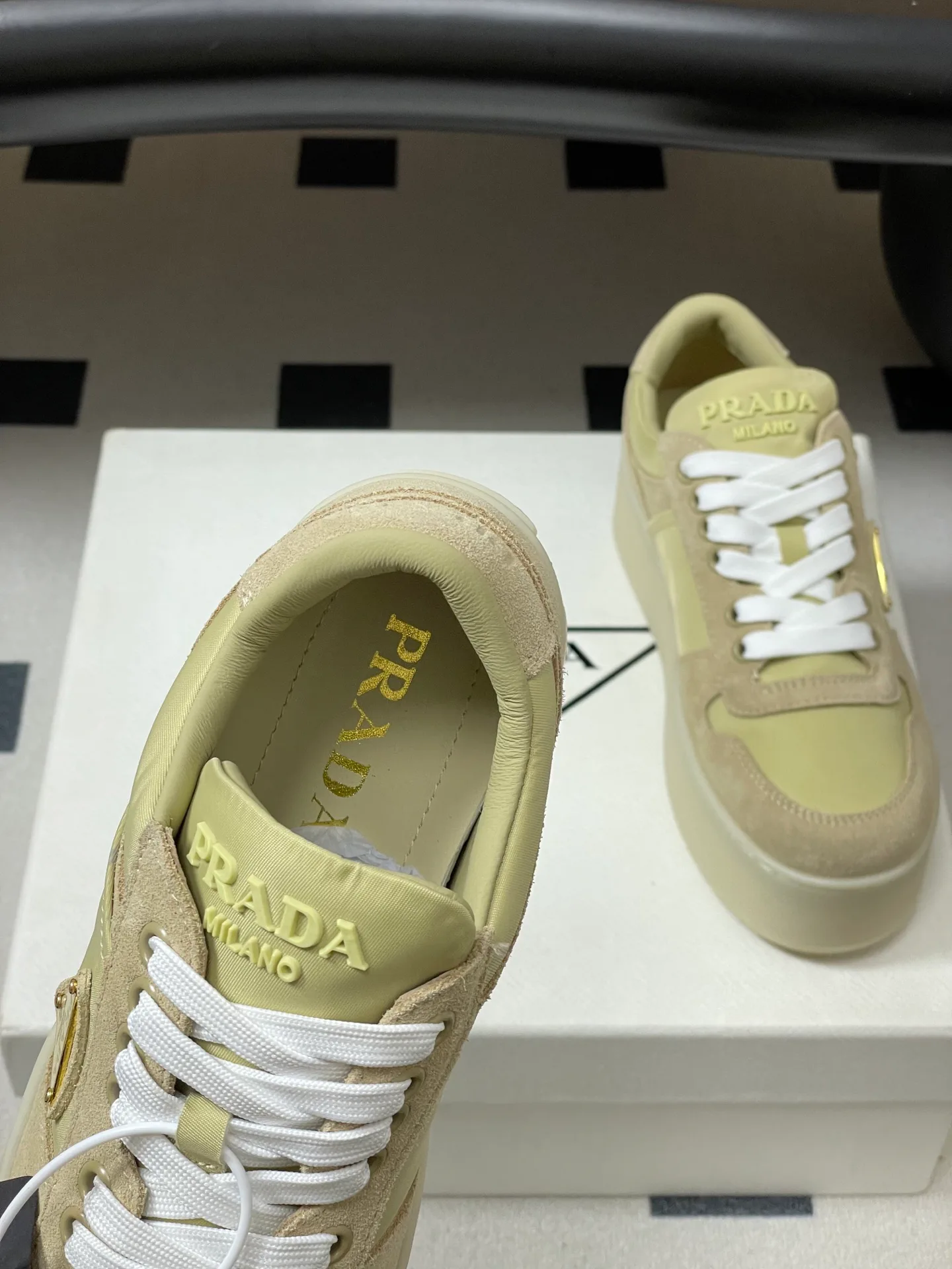 Кроссовки Женские Prada 12810942