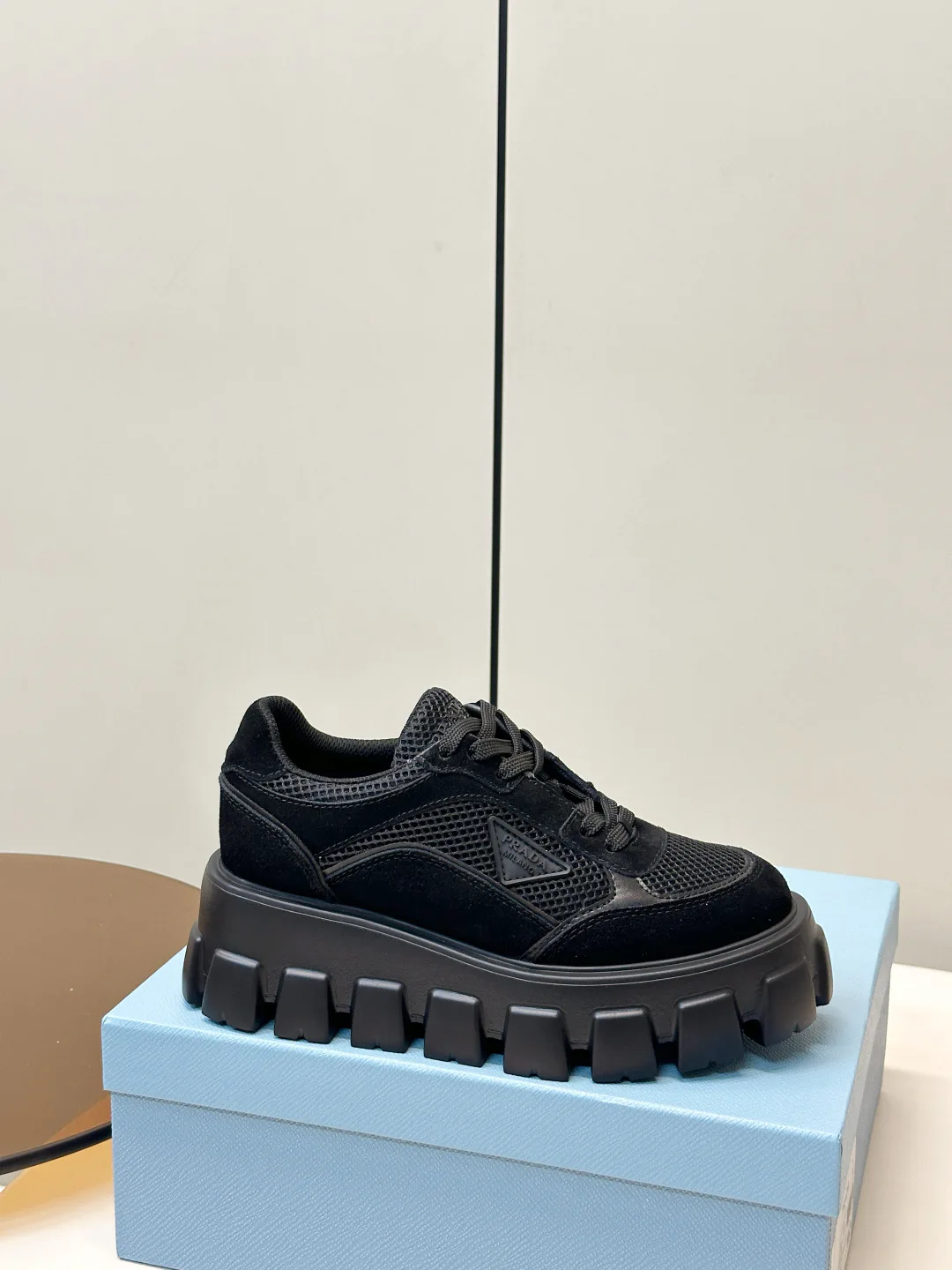 Кроссовки Женские Prada 18133083