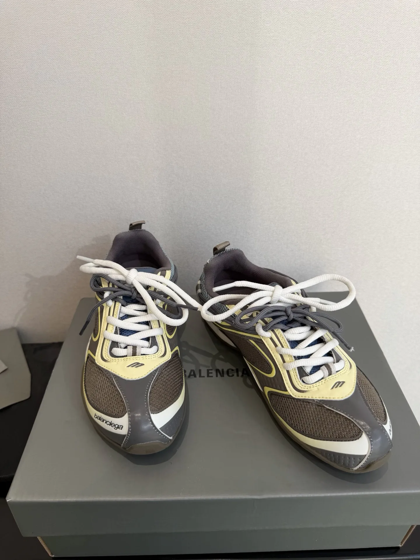 Кроссовки Женские Balenciaga 11911496