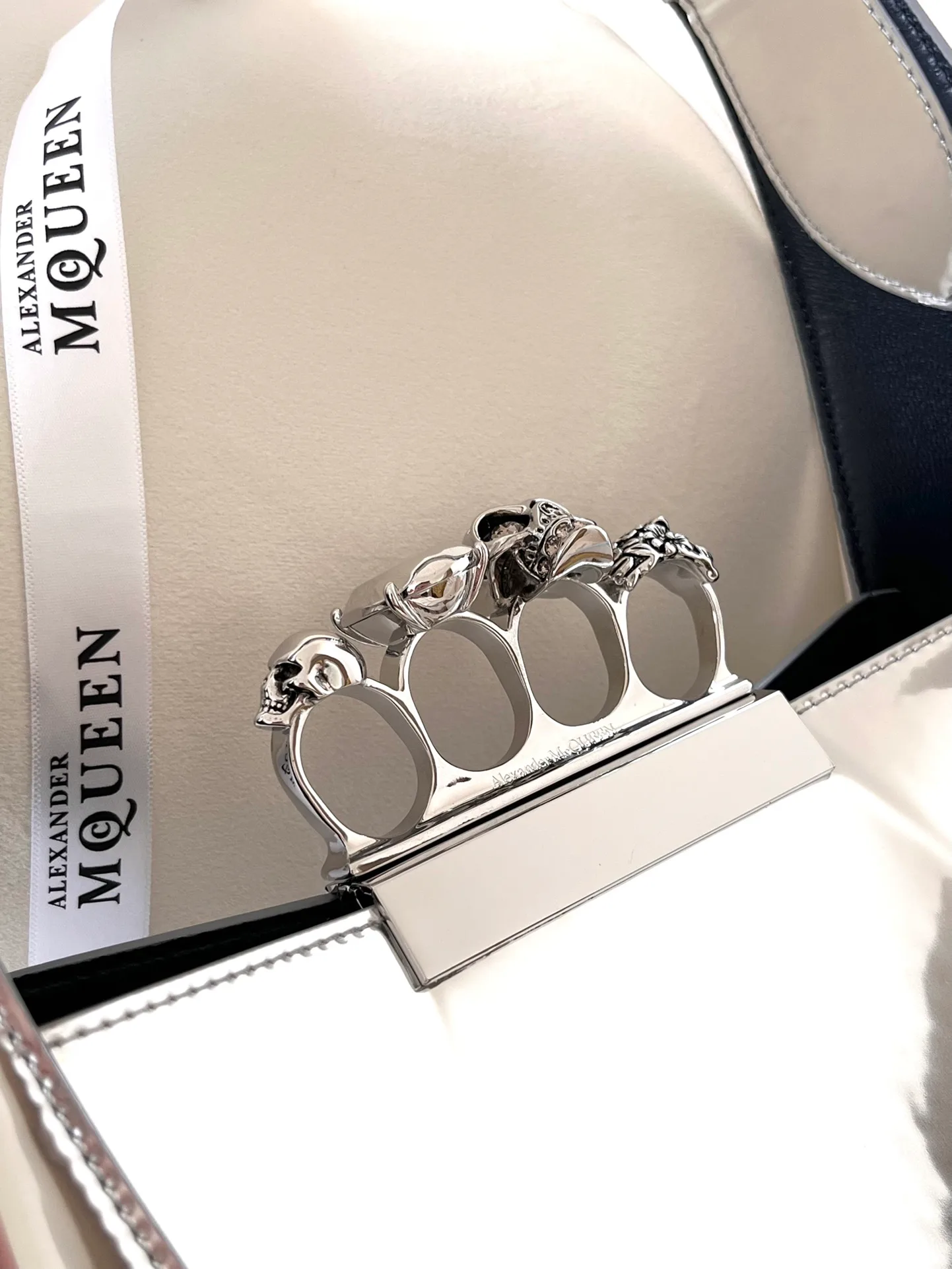 Сумки На Ремне Женские Alexander Mcqueen 11472536