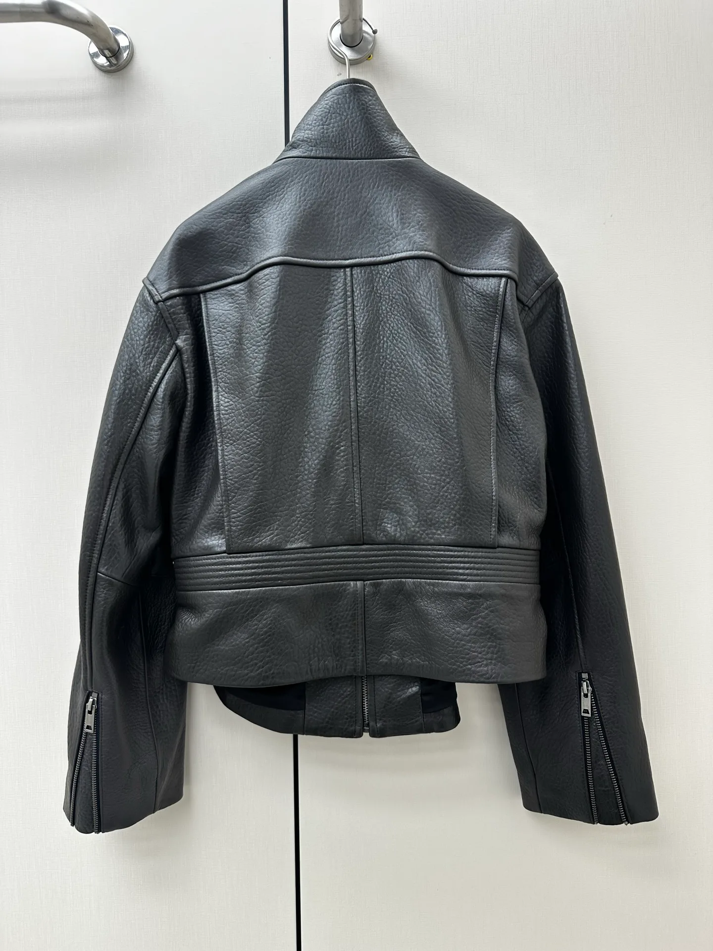 Кожаные Куртки И Дублёнки Женские Saint Laurent 18061022