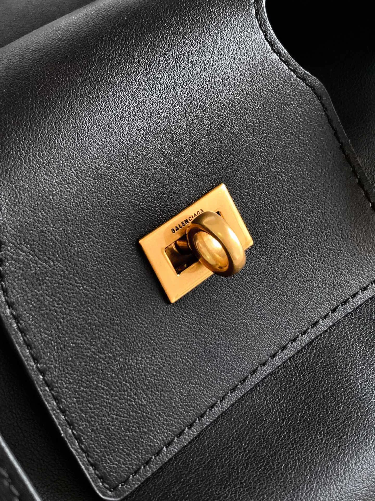 Классические Сумки Женские Balenciaga 84621