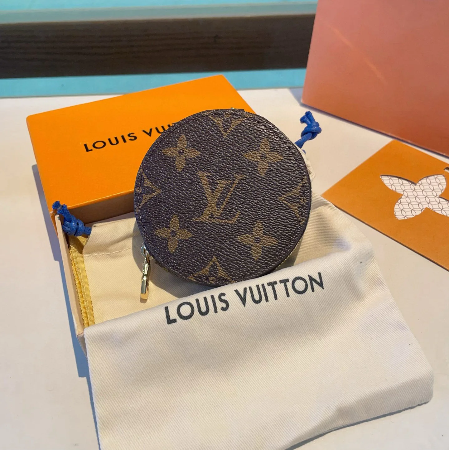 Клатчи Женские Louis Vuitton 14337174