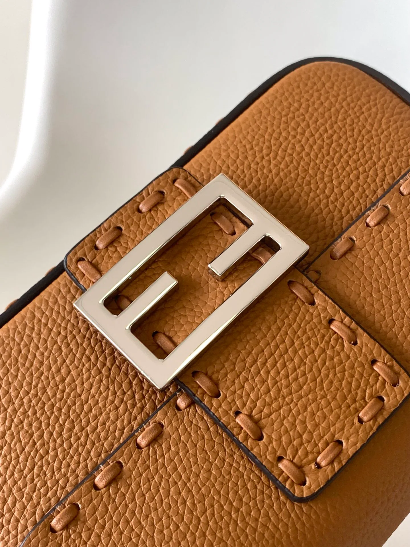 Классические Сумки Женские Fendi 12718229
