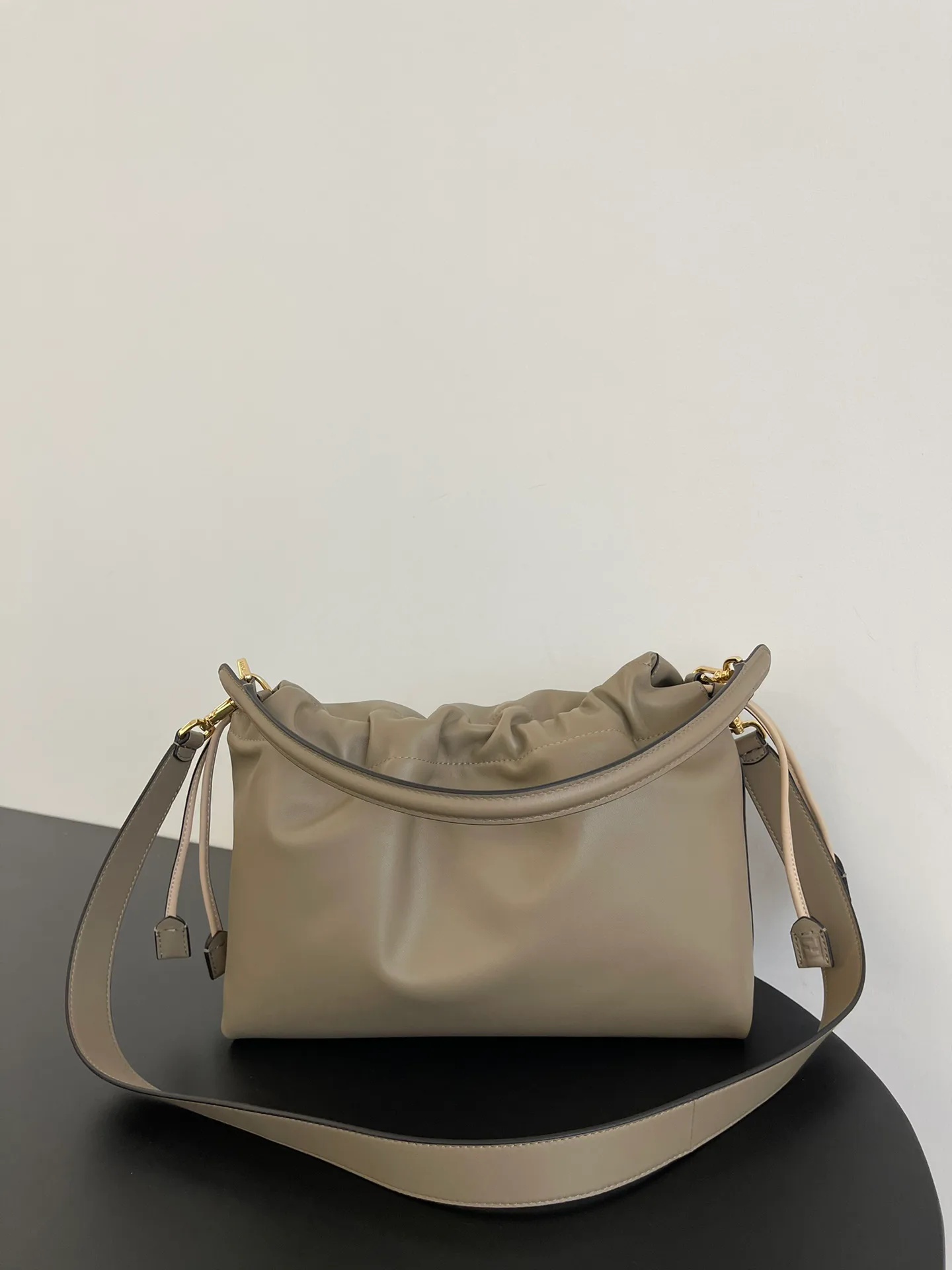 Классические Сумки Женские Fendi 13546230
