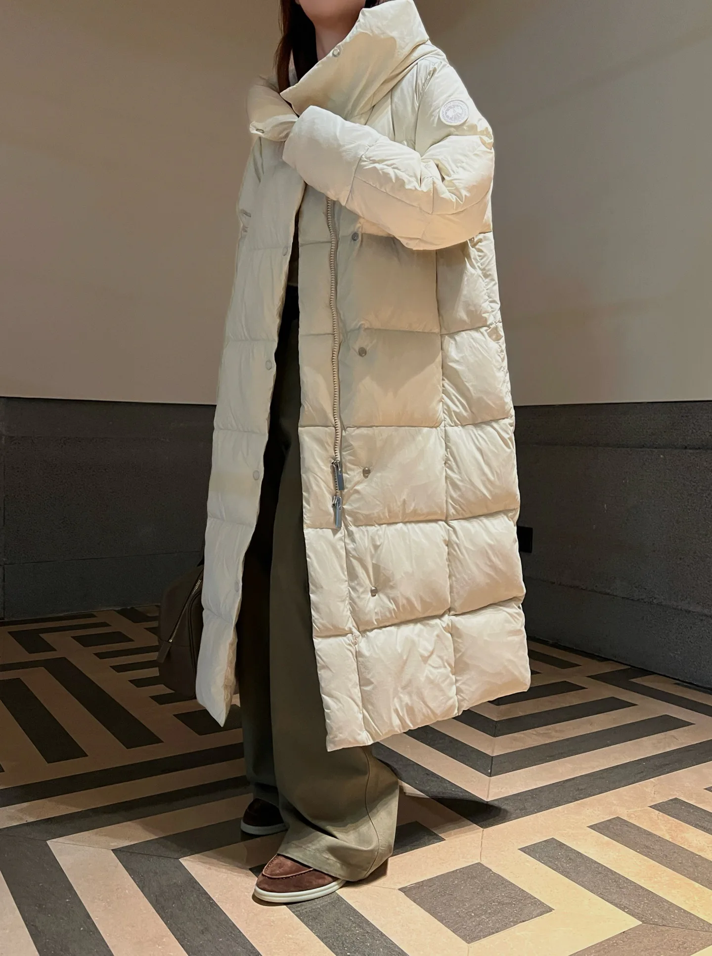 Куртки И Пуховики Женские Canada Goose 18108340