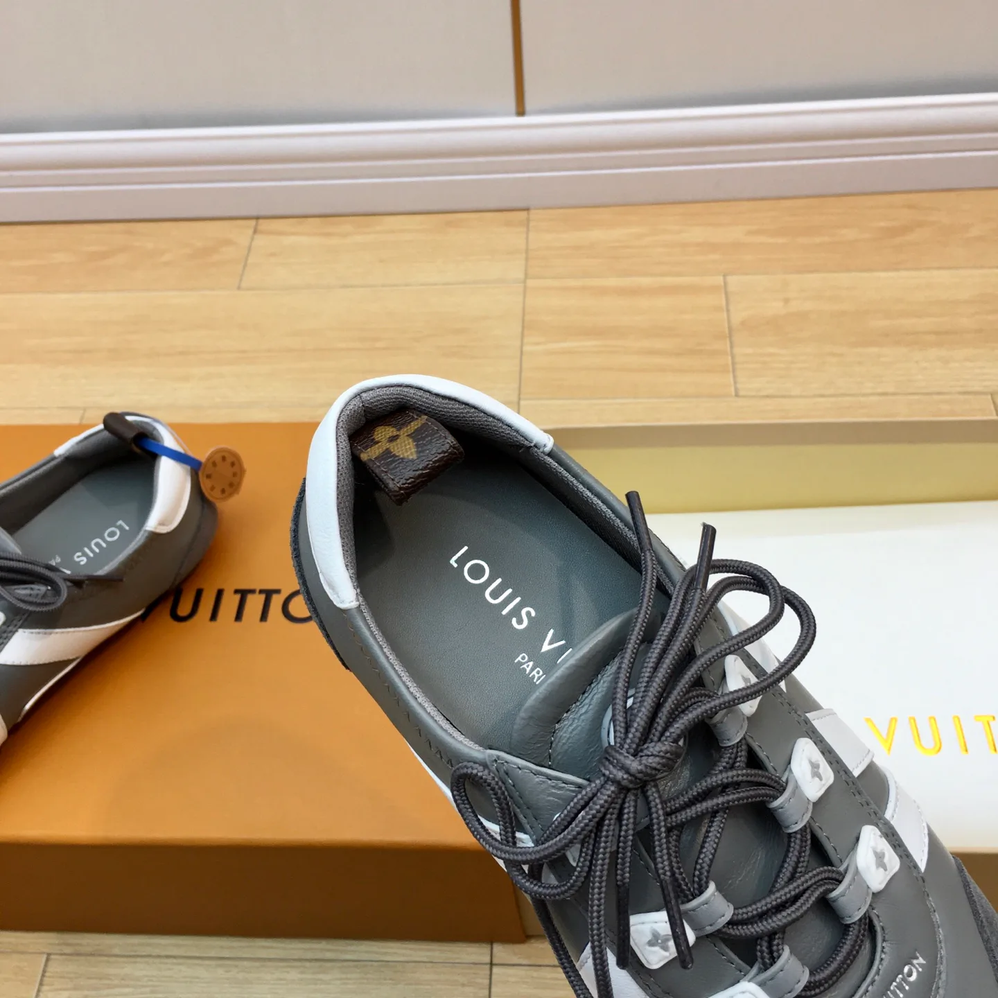 Кроссовки Женские Louis Vuitton 1590938