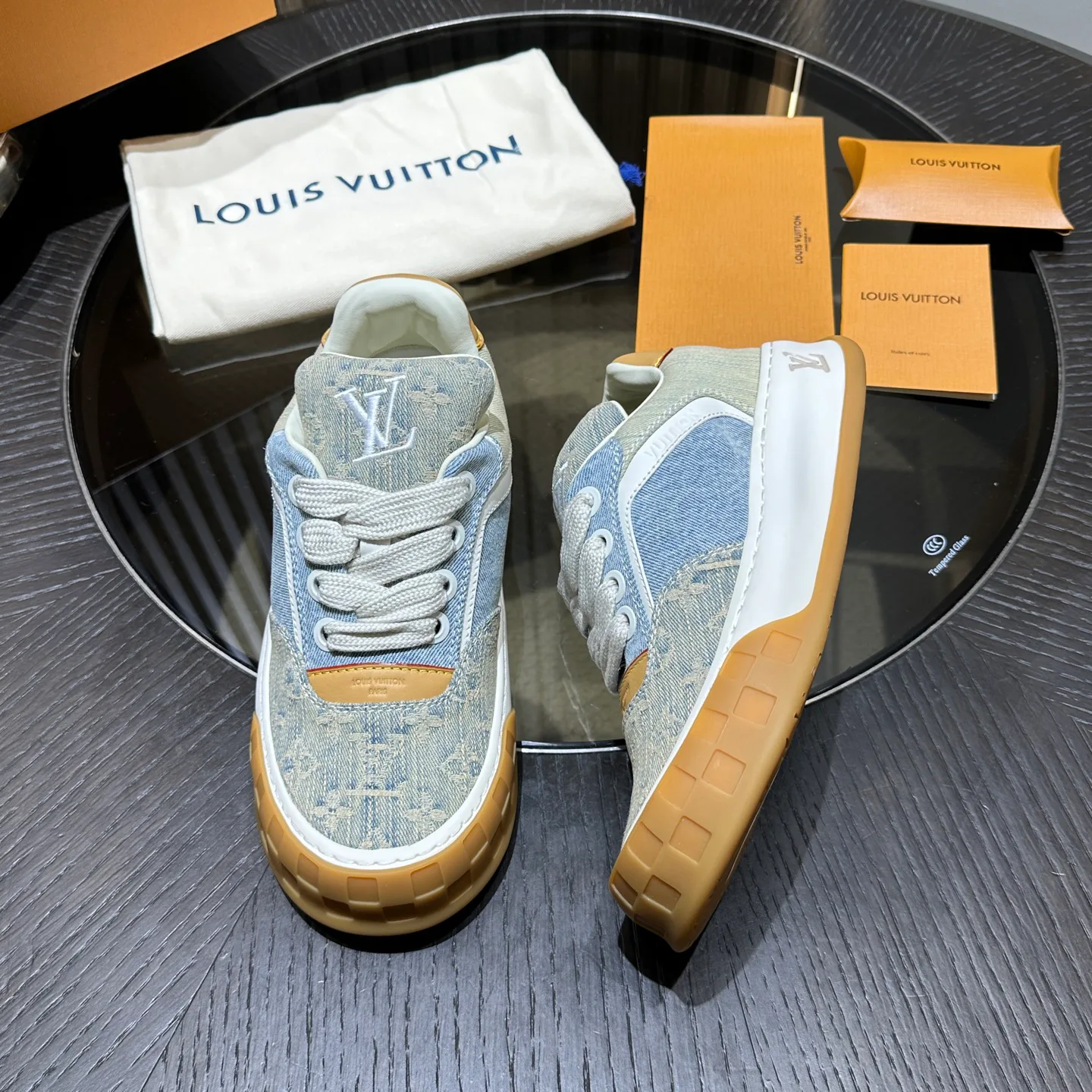 Кроссовки Мужские Louis Vuitton 19033229