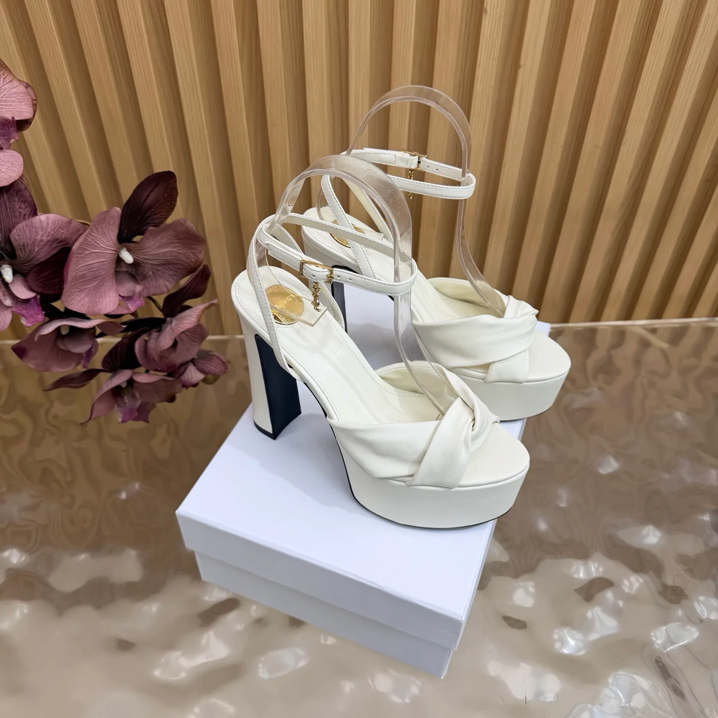 Босоножки Женские Saint Laurent 18235640
