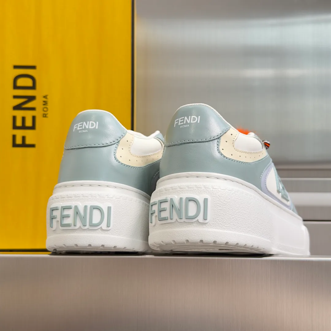 Кроссовки Женские Fendi 17950680