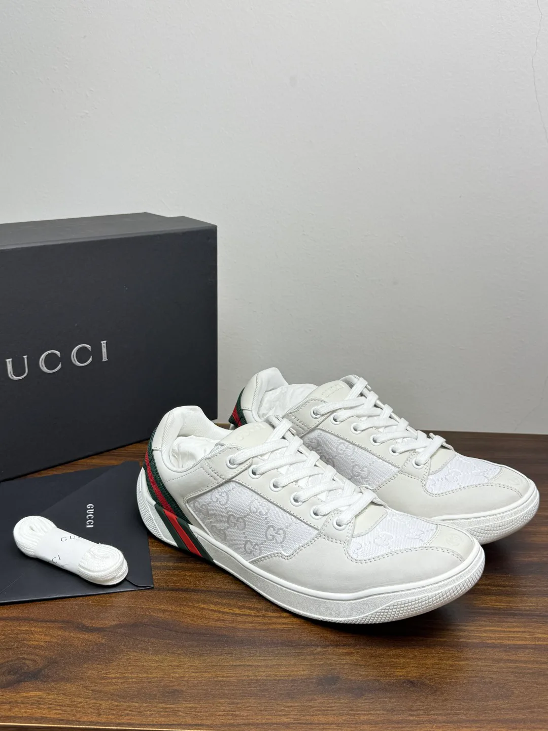 Кроссовки Женские Gucci 18961386