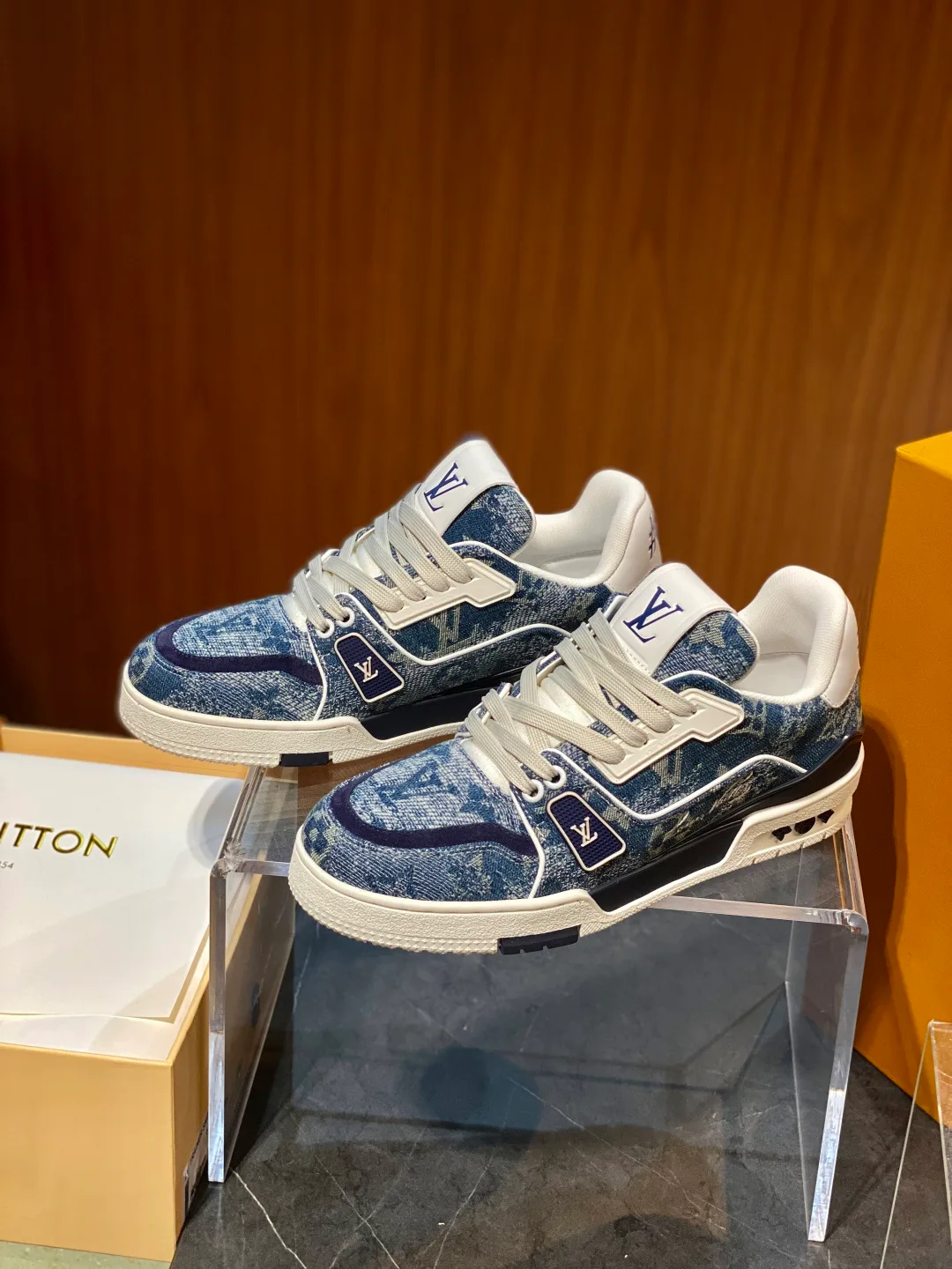 Кроссовки Женские Louis Vuitton 499617