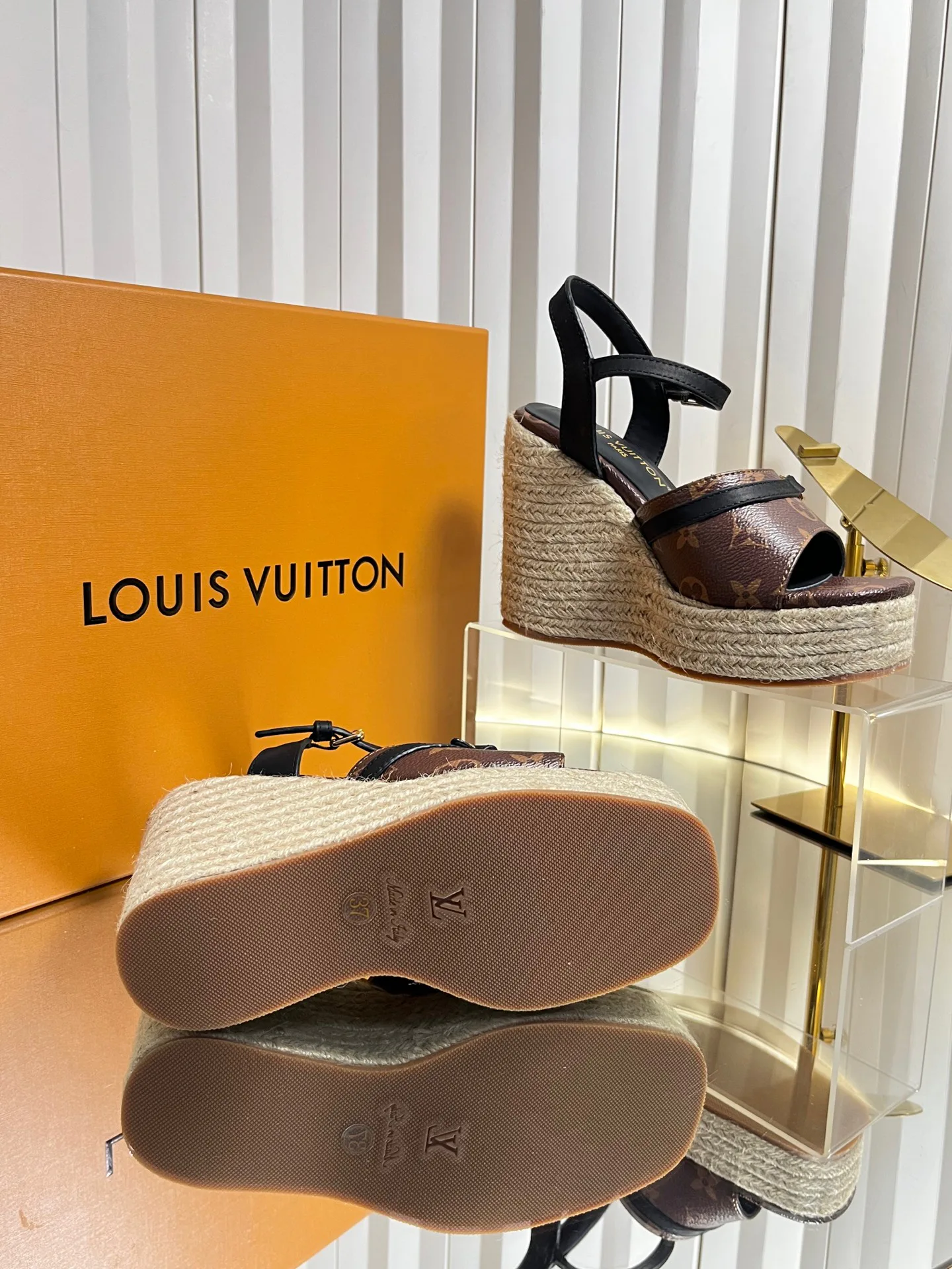 Босоножки Женские Louis Vuitton 11886751
