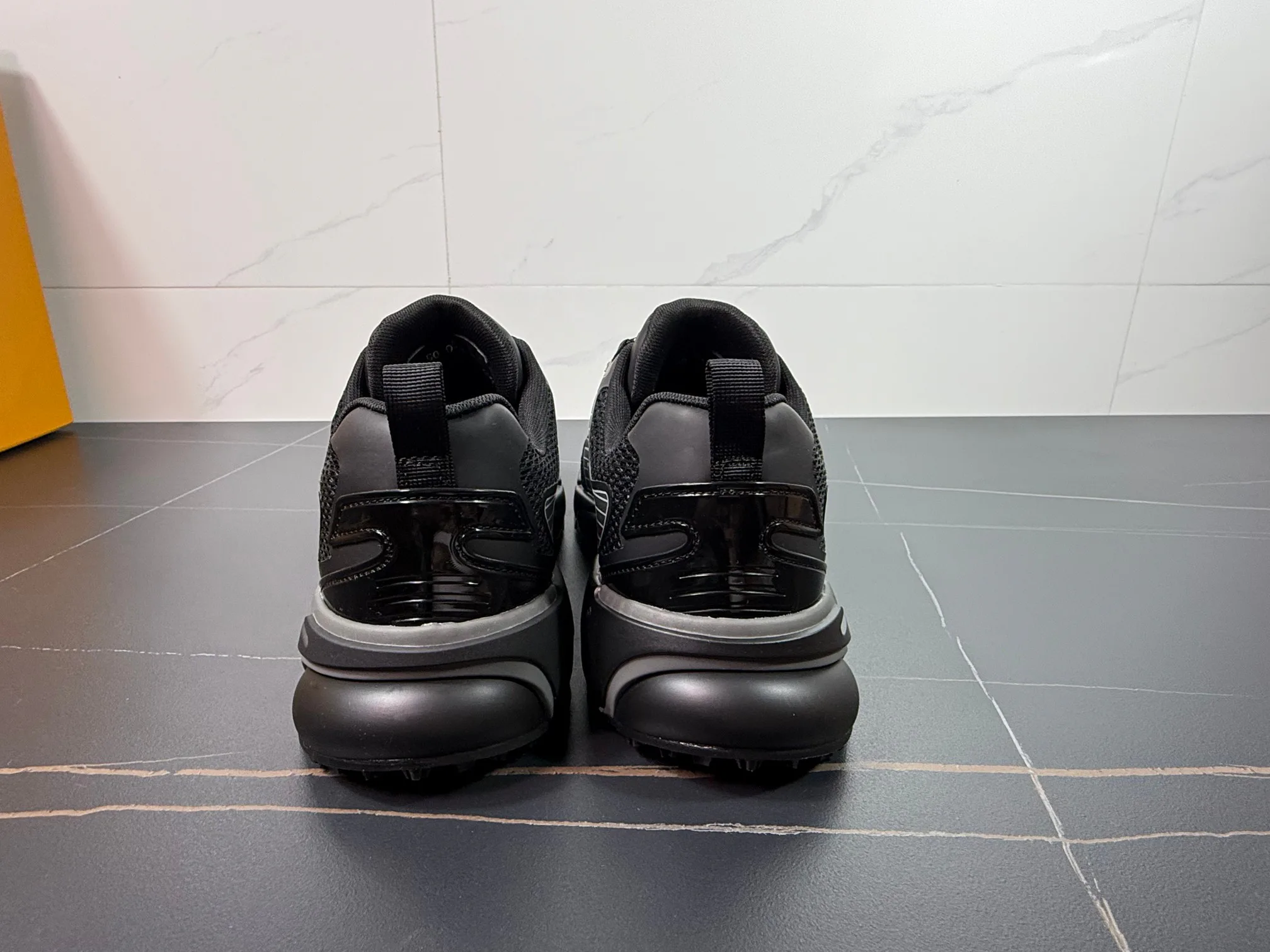 Кроссовки Мужские Louis Vuitton 27579