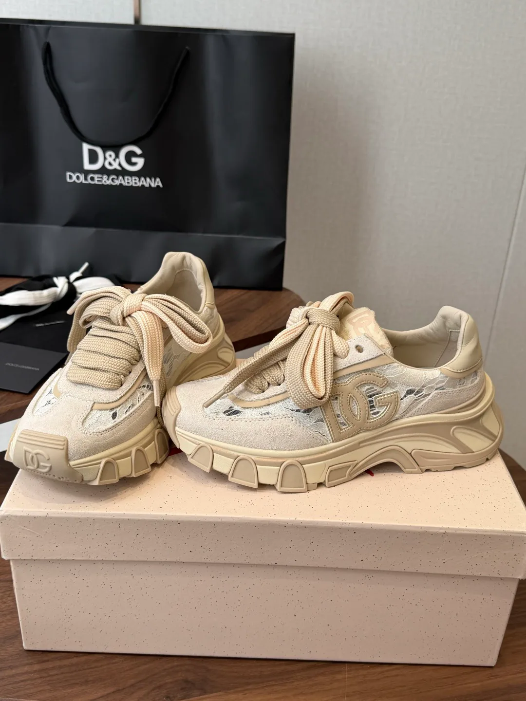 Кроссовки Женские Dolce & Gabbana 17657649