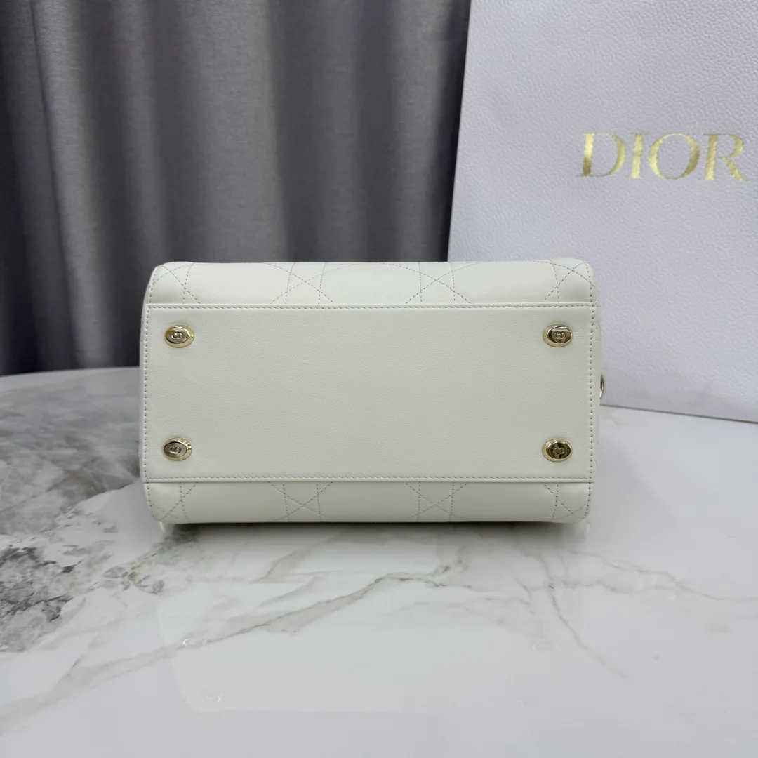 Классические Сумки Женские Christian Dior 18116303