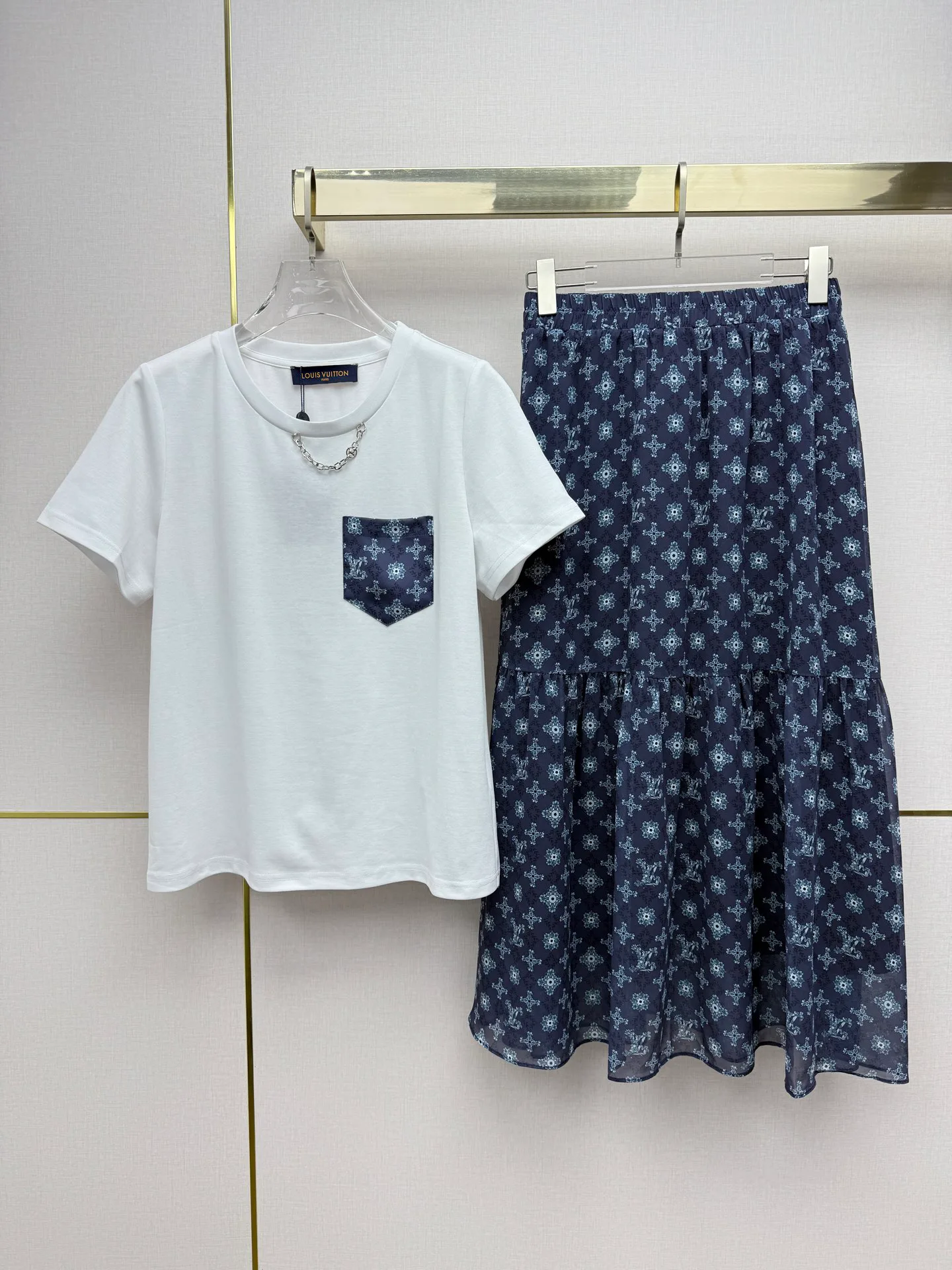 Костюмы Женские Louis Vuitton 13120750