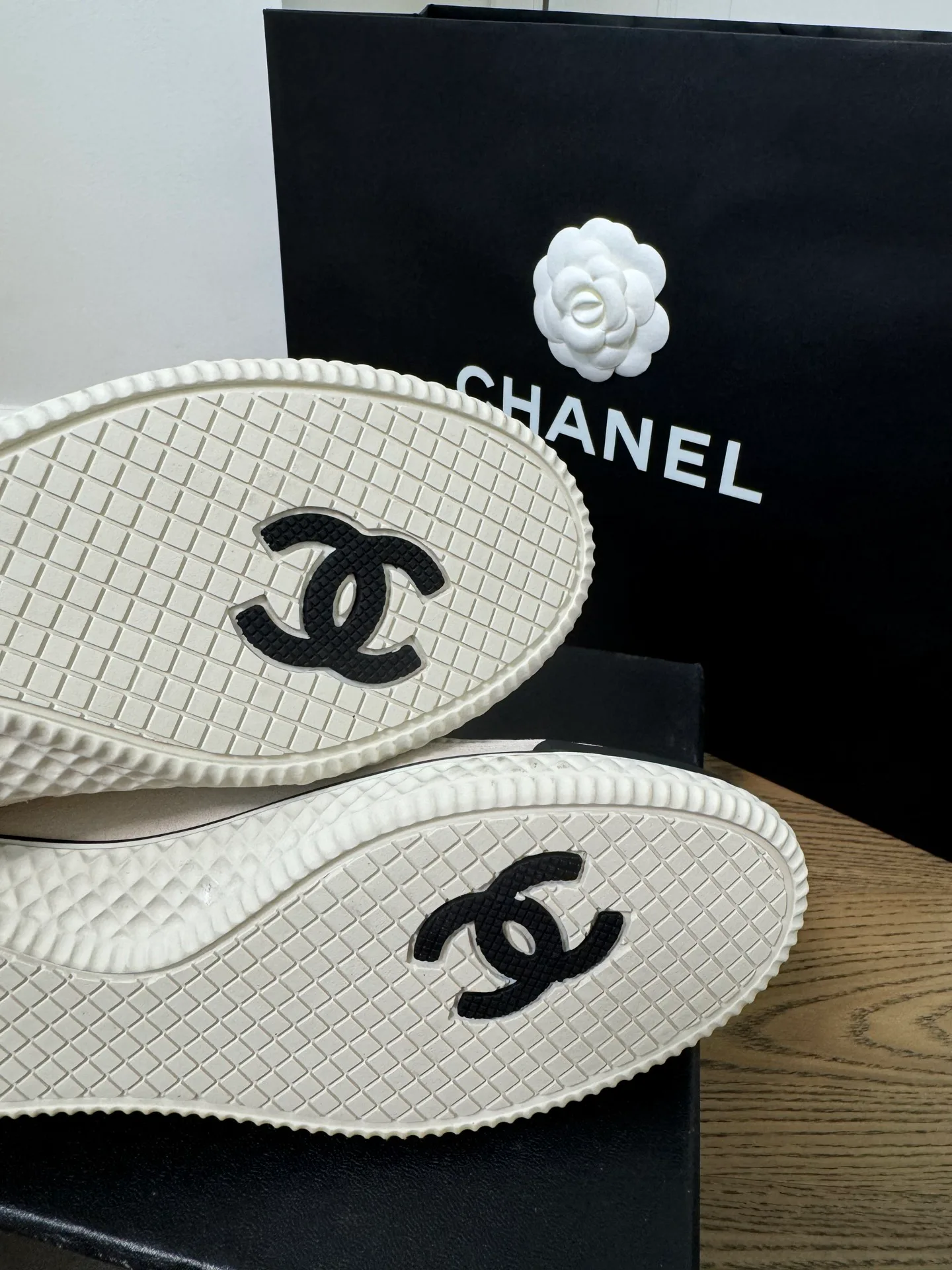 Кроссовки Женские Chanel 11213669