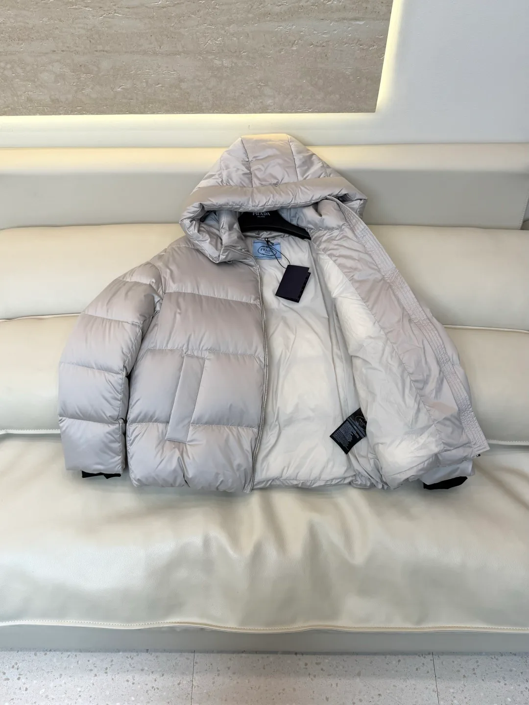 Куртки И Пуховики Женские Prada 18226355