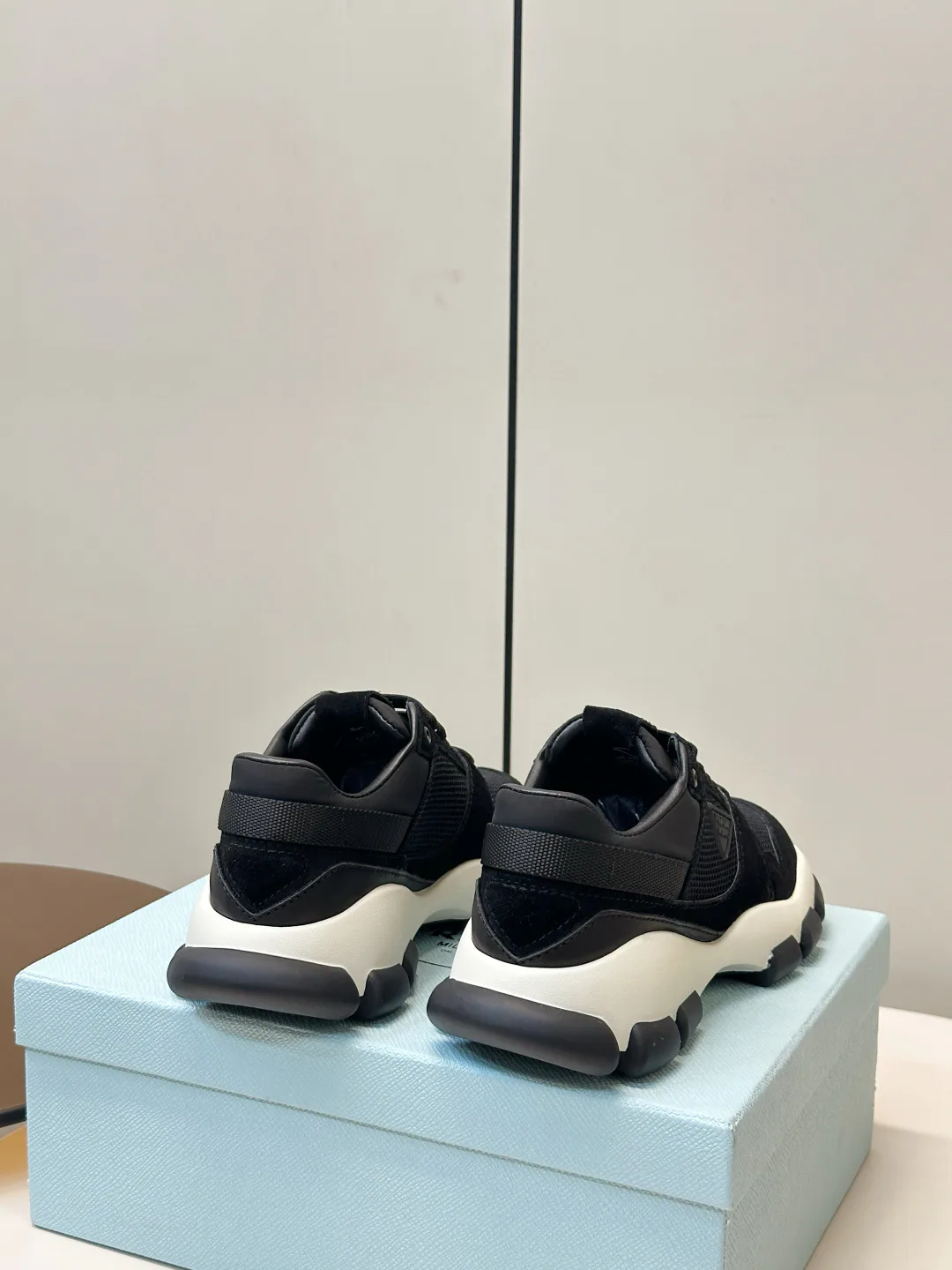 Кроссовки Женские Prada 17345407