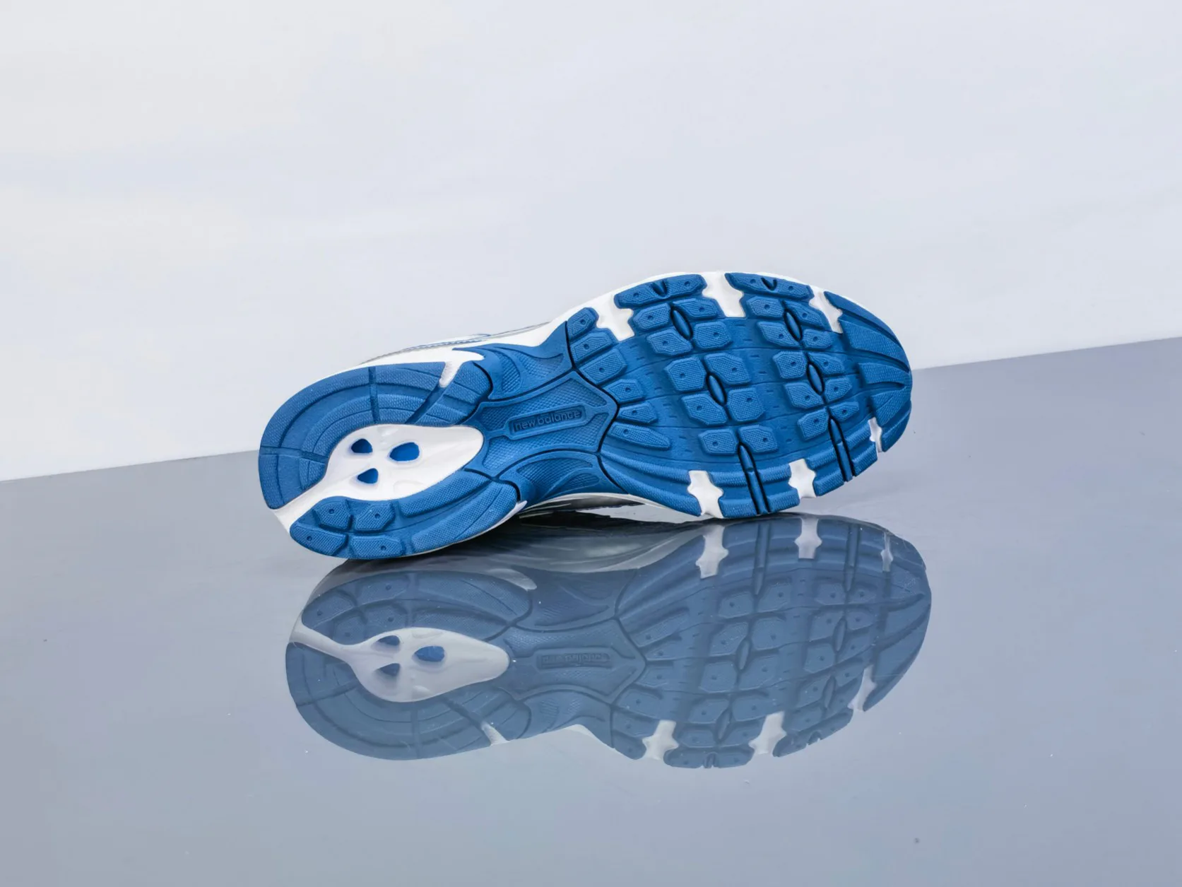 Кроссовки Женские New Balance 13685