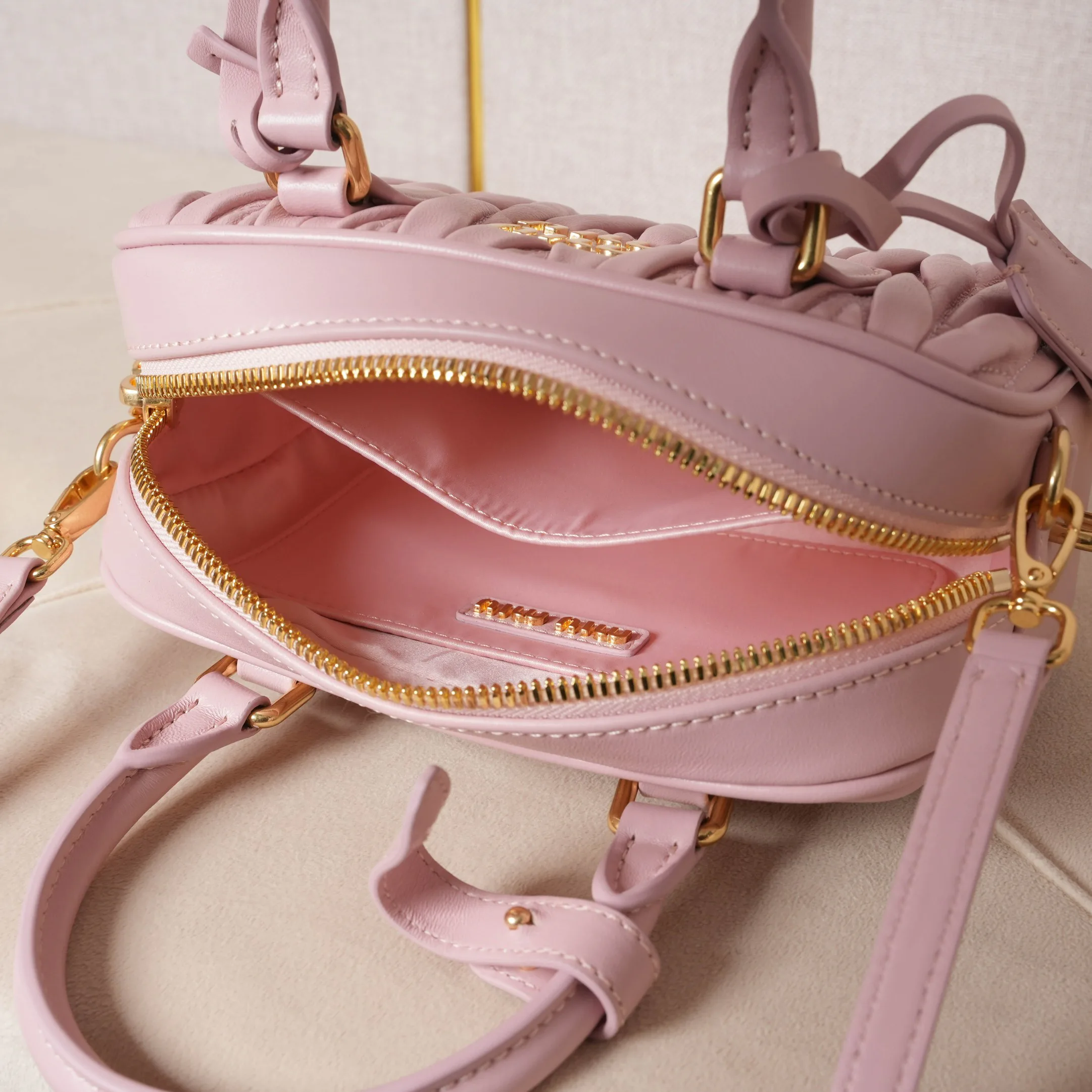 Классические Сумки Женские Miu Miu 11402752