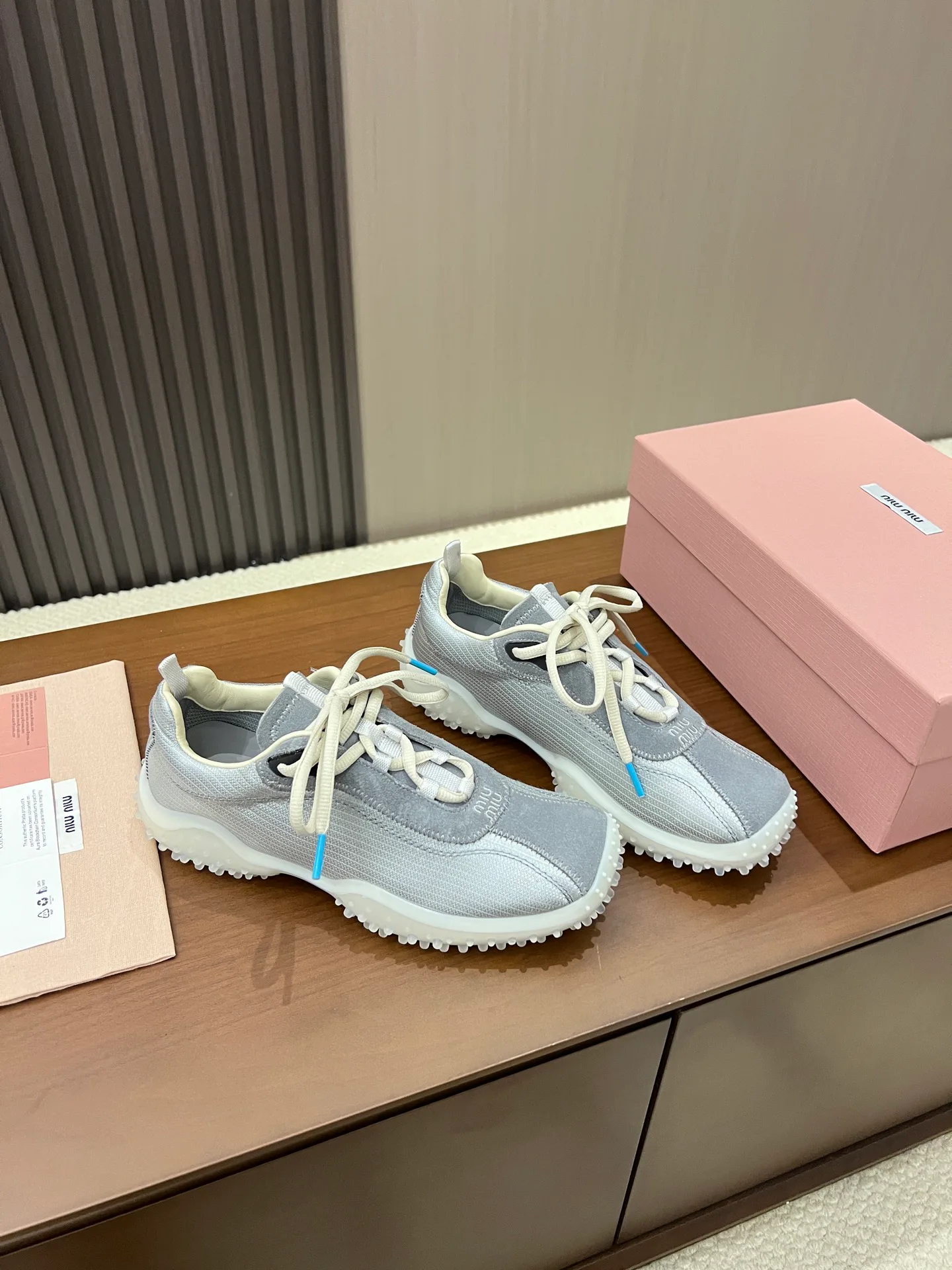 Кроссовки Женские Miu Miu 17968604