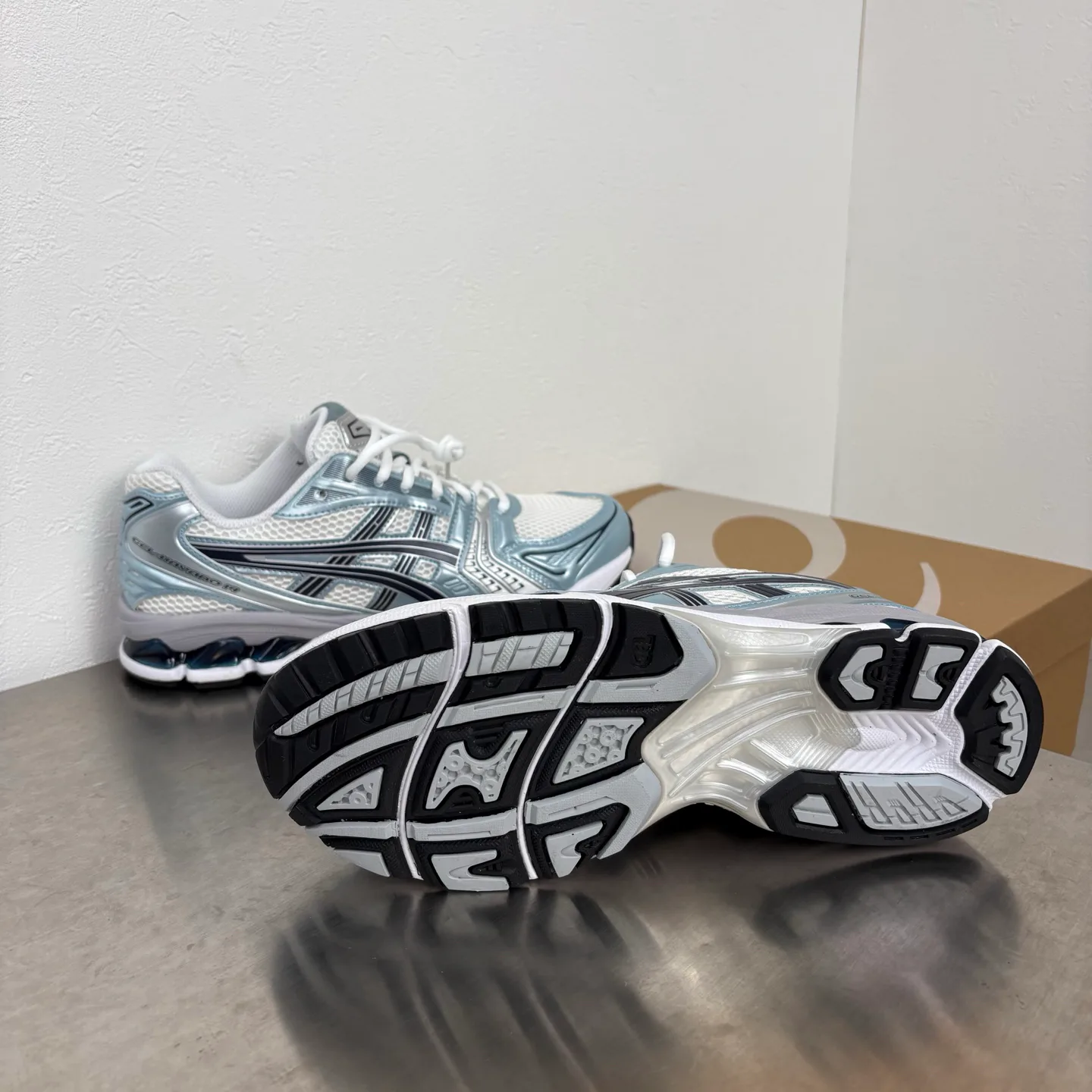Кроссовки Женские Asics 18744166