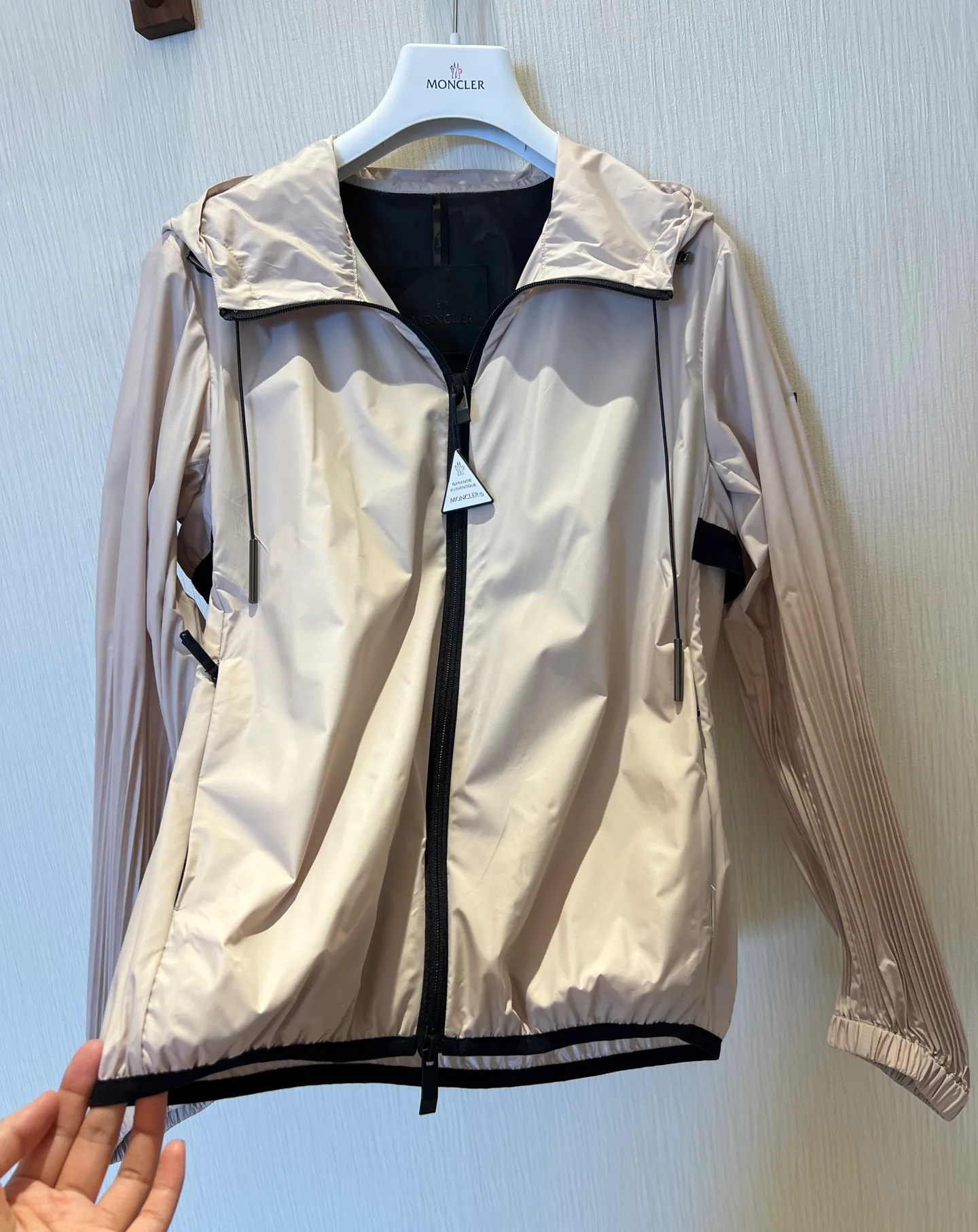 Куртки Женские Moncler Куртки Женские Moncler