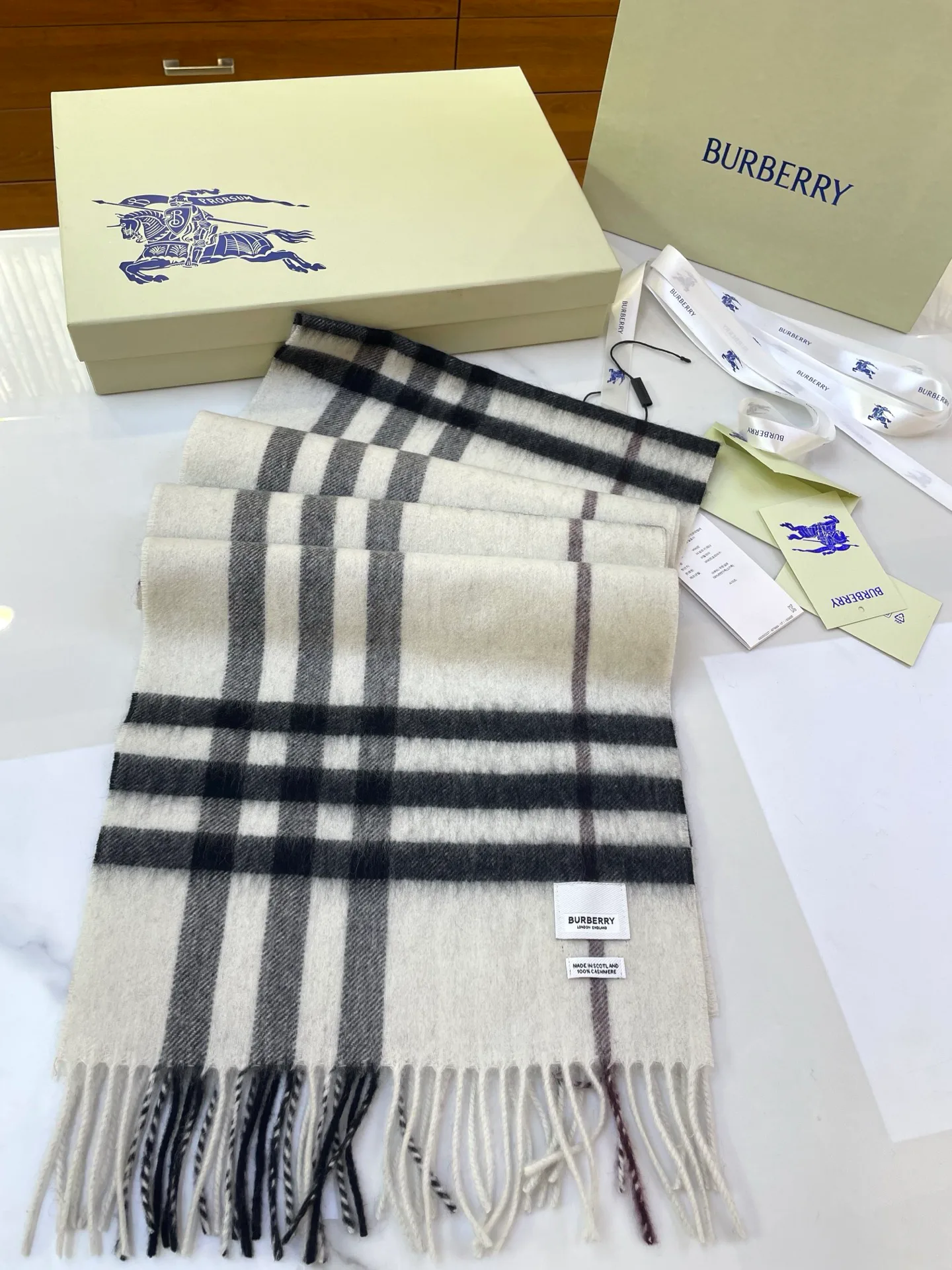 Шарфы Burberry 6645290