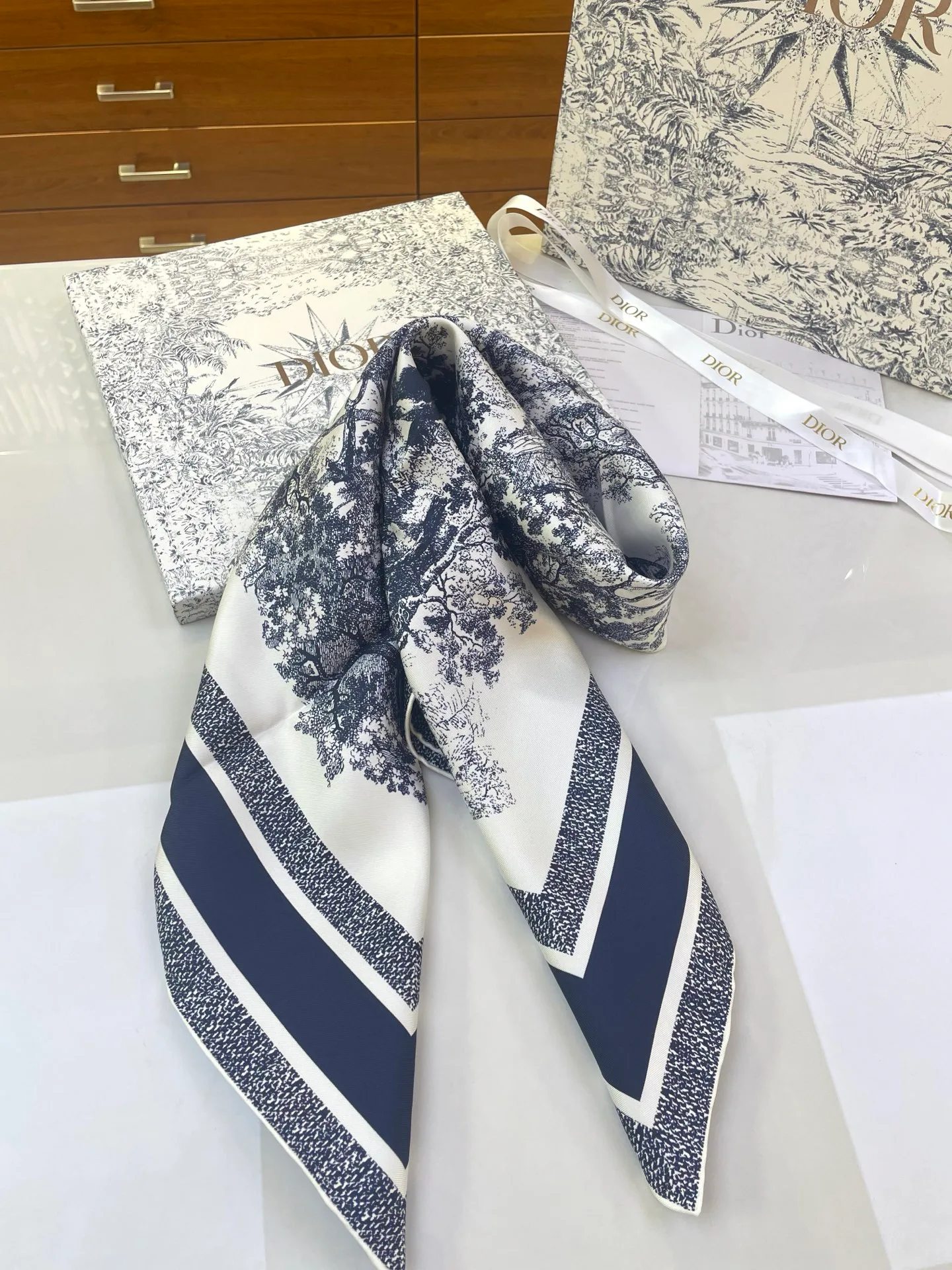 Платки Christian Dior 9886896