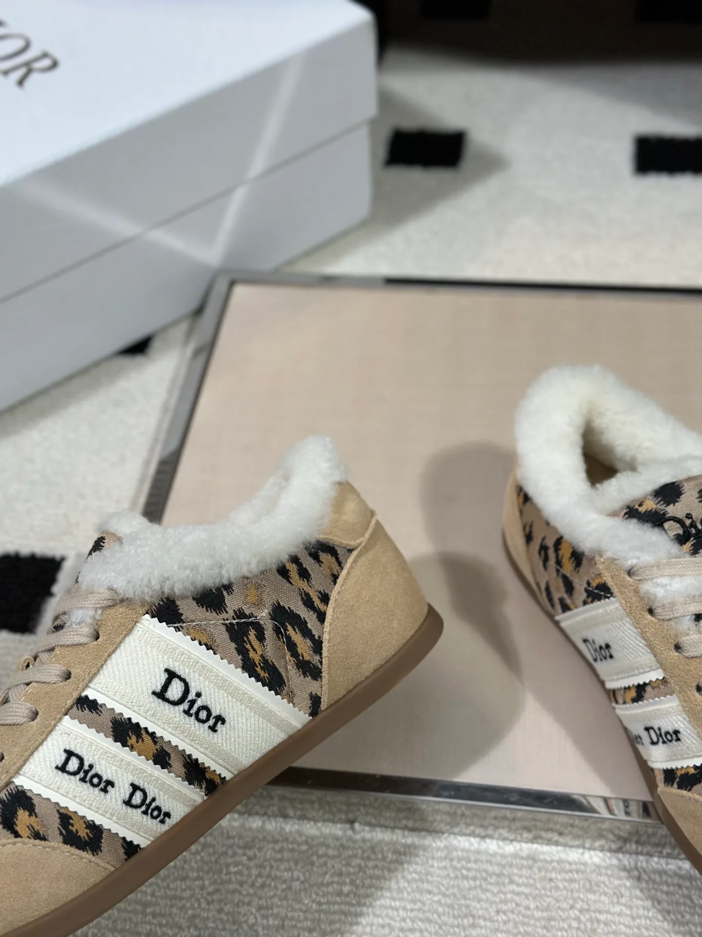 Кроссовки Женские Christian Dior 18366773