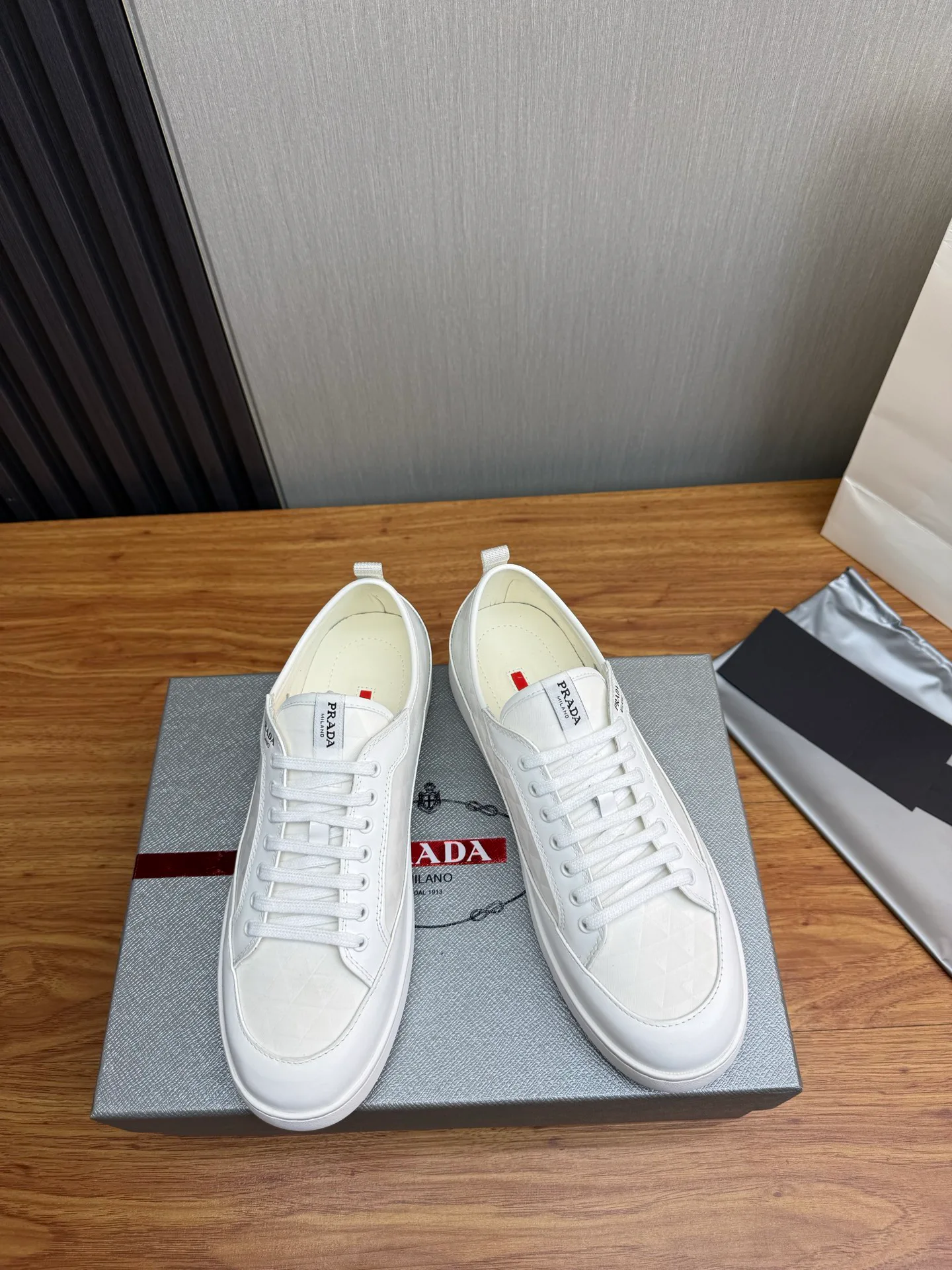 Кроссовки Мужские Prada 12725454