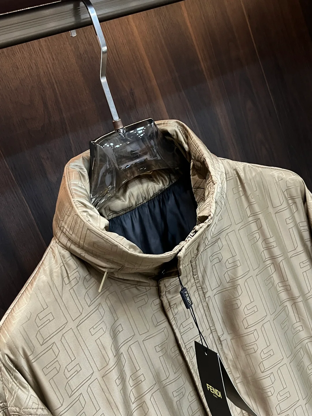 Куртки И Пуховики Женские Fendi 18416721