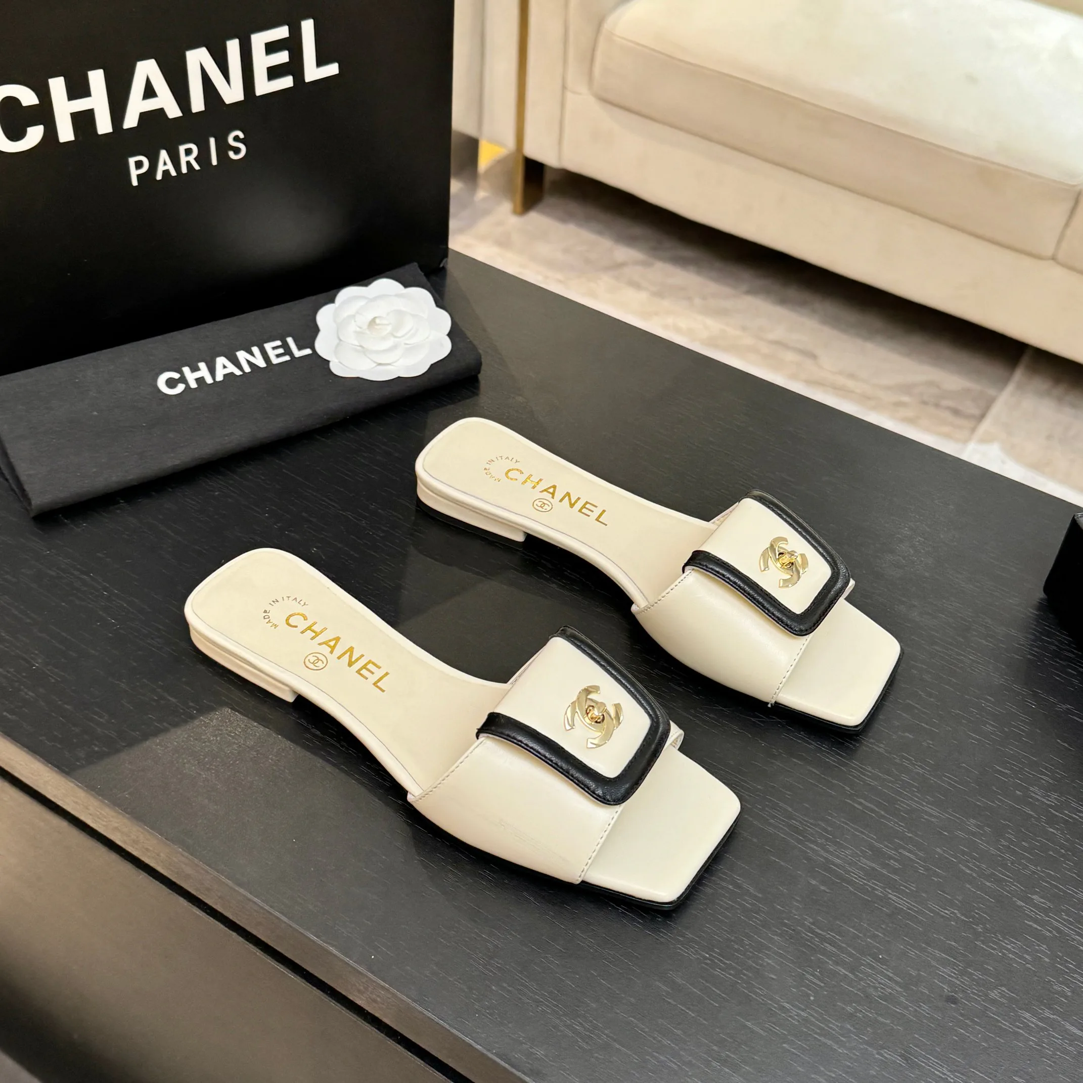 Шлепанцы Женские Chanel 12208632