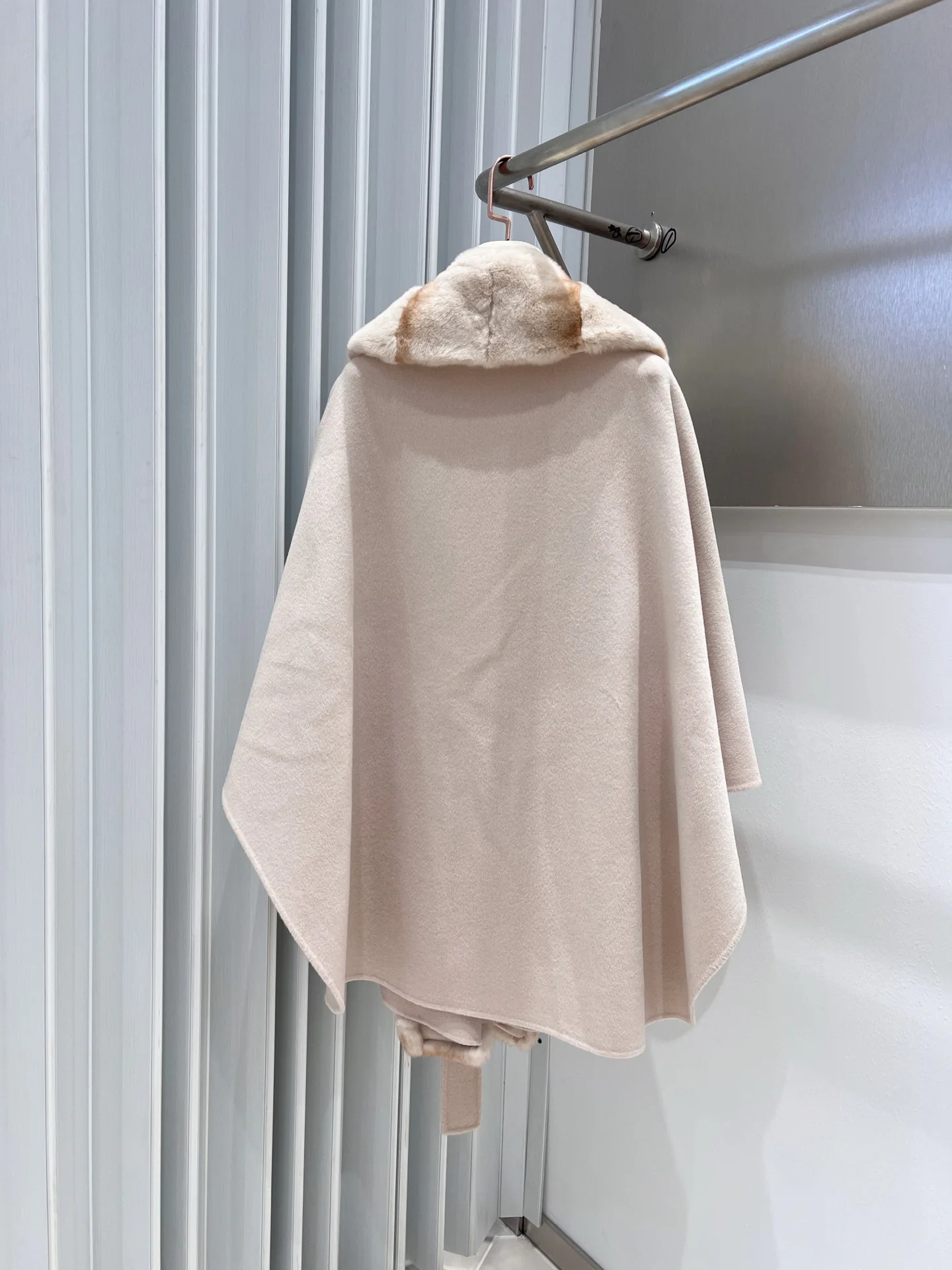 Пальто Женские Loro Piana 18734829