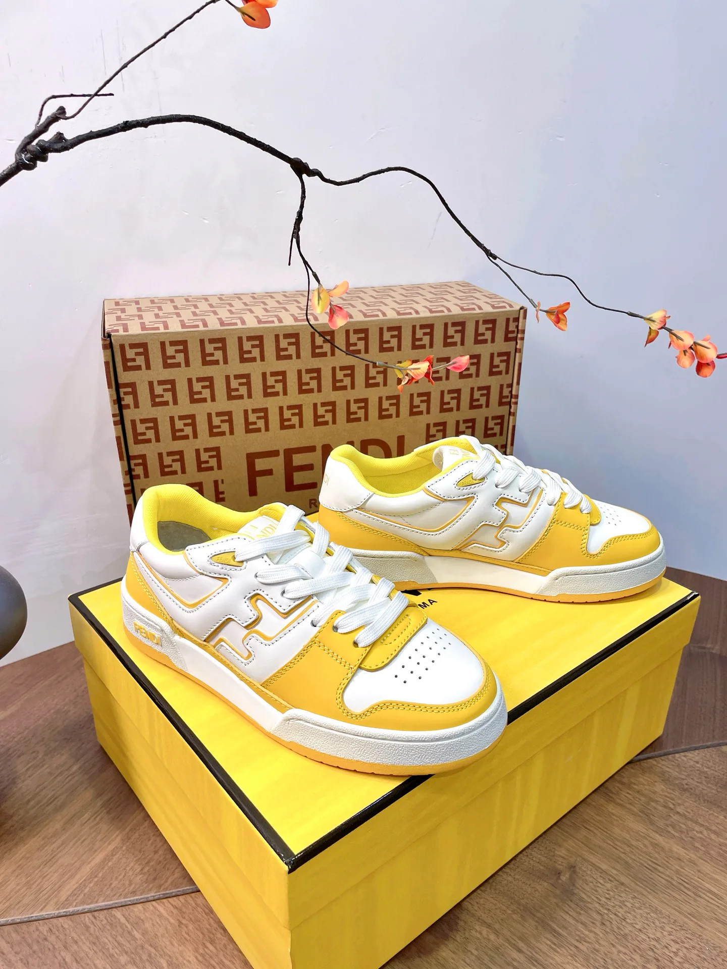 Кроссовки Женские Fendi 17957320