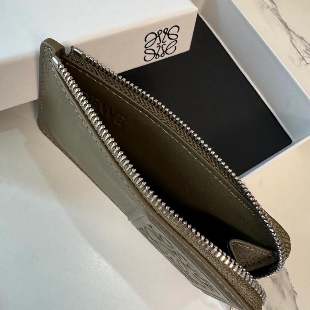 Клатчи Женские Loewe 17331712