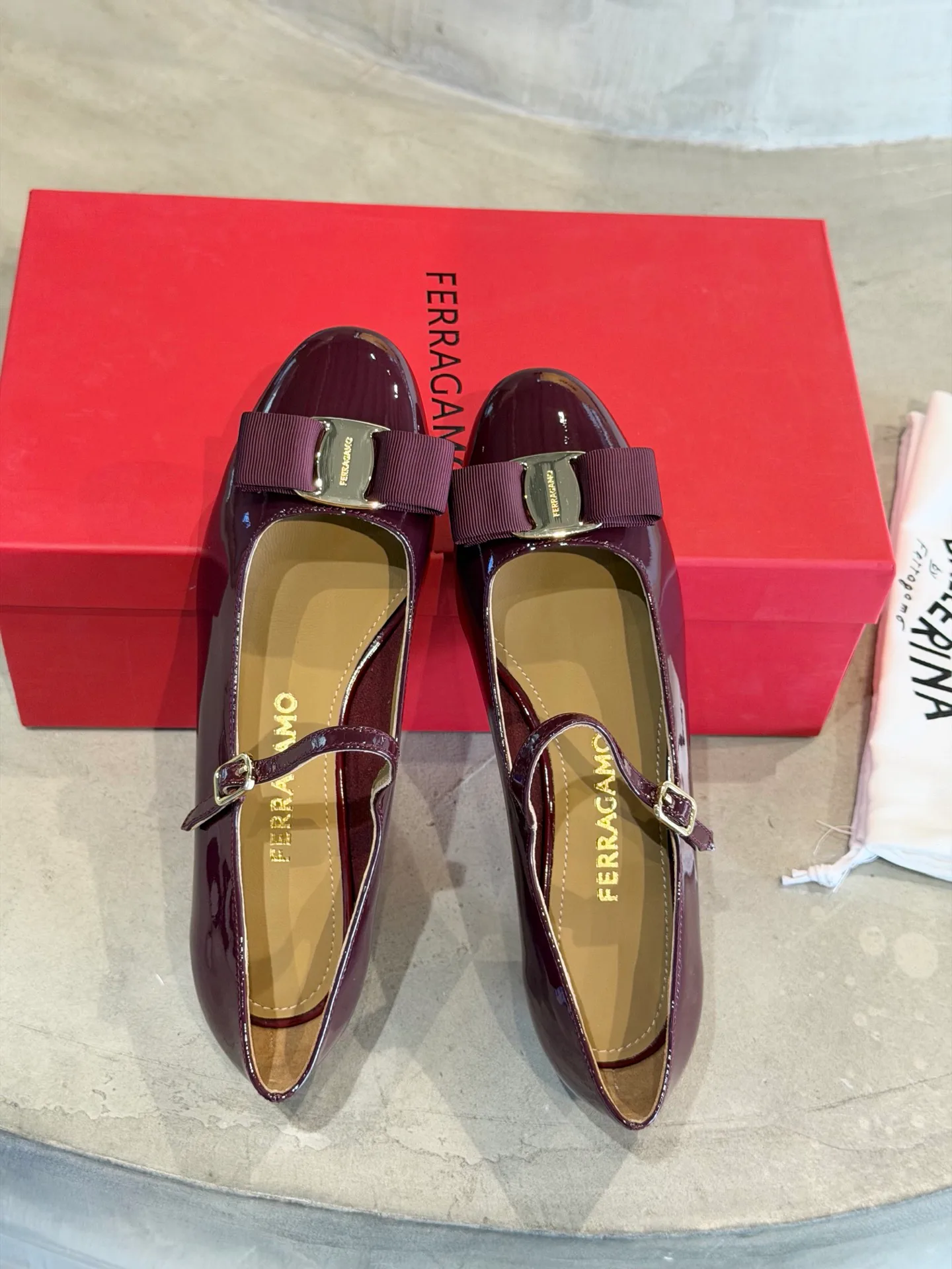 Туфли Женские Salvatore Ferragamo 11675393