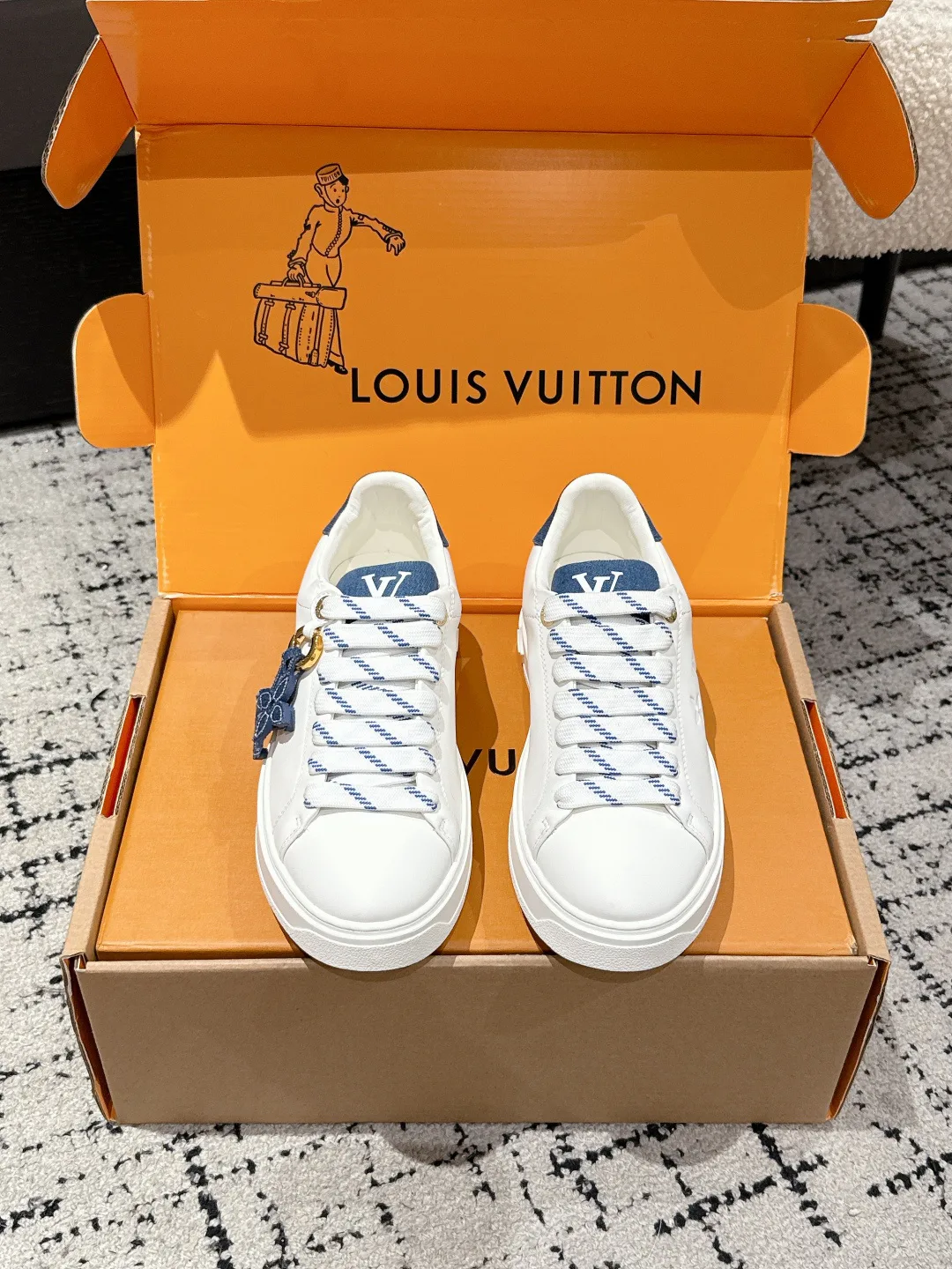 Кроссовки Женские Louis Vuitton 4502473