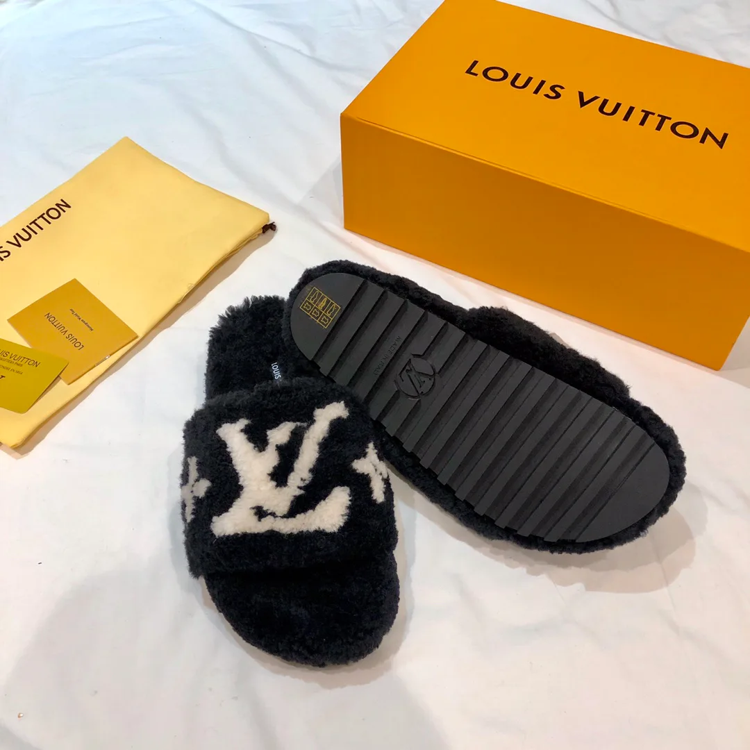 Тапочки Женские Louis Vuitton 18034624